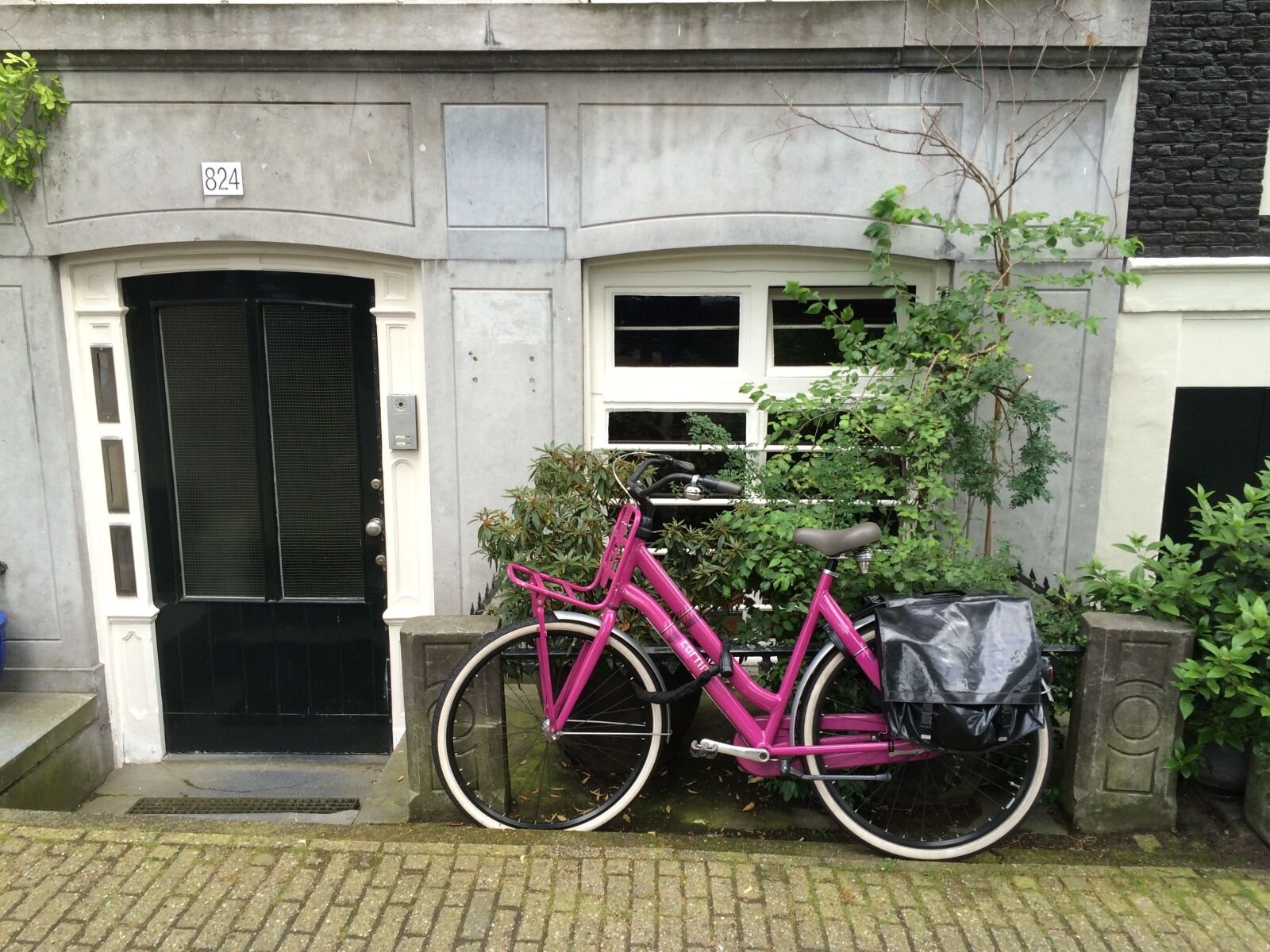 iPhone 5s back camera 4.15mm f/2.2 sample photo. Bike, amsterdam, entrance photography
