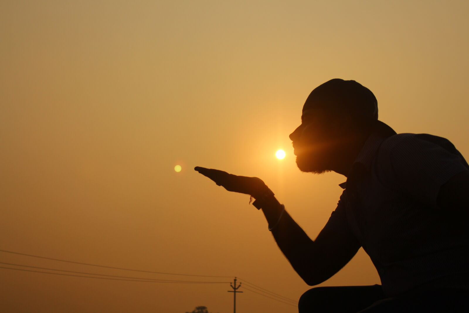 Canon EOS 700D (EOS Rebel T5i / EOS Kiss X7i) sample photo. Silhouette, sun, kiss photography