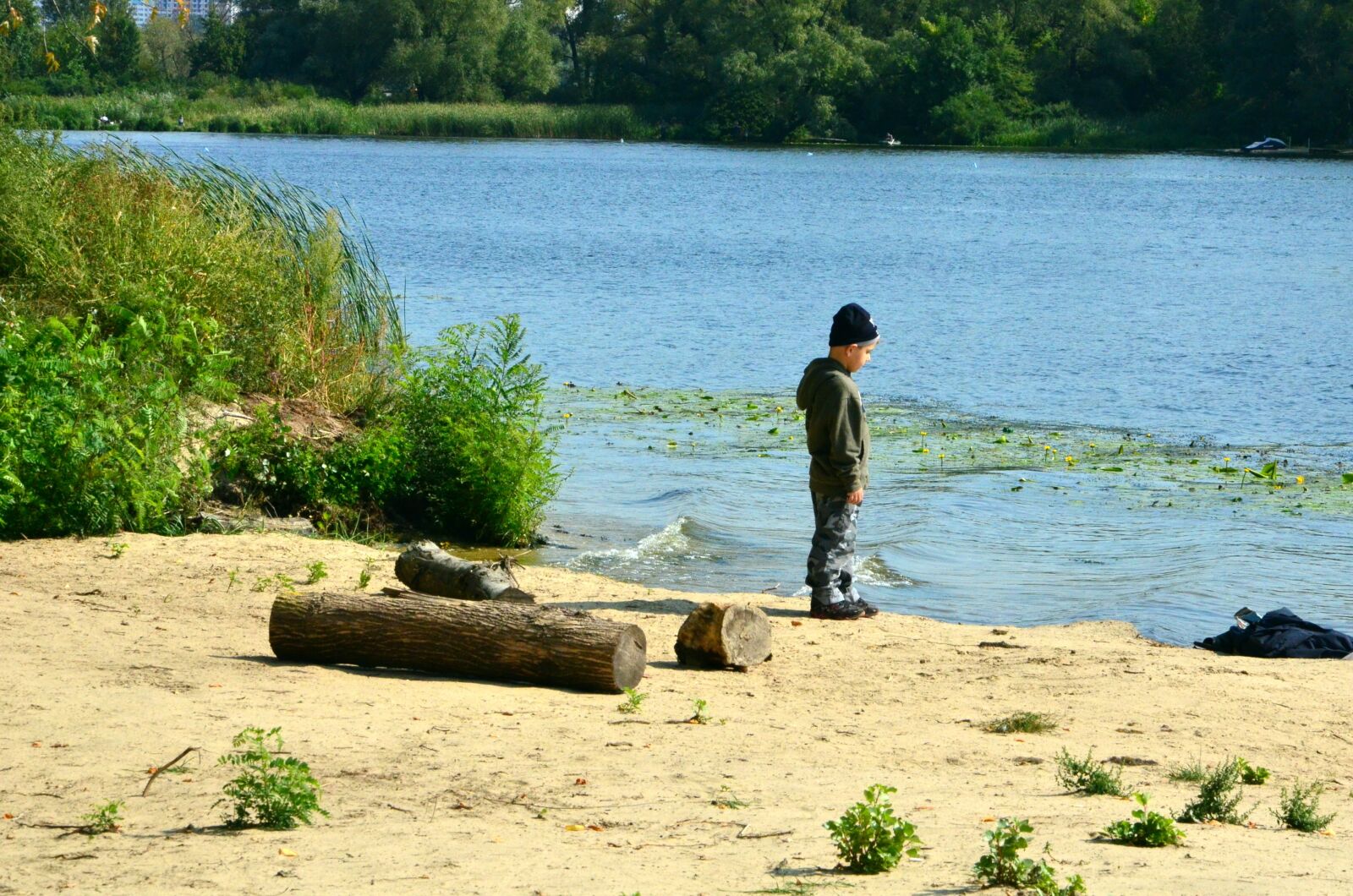 Nikon D5100 sample photo. River, boy, beach photography