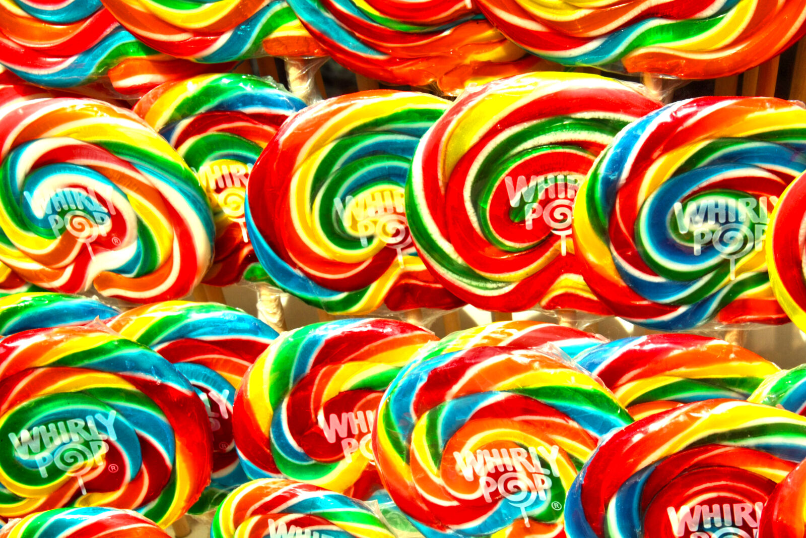 Canon EOS 450D (EOS Rebel XSi / EOS Kiss X2) sample photo. Candy, color, swril, whirly photography