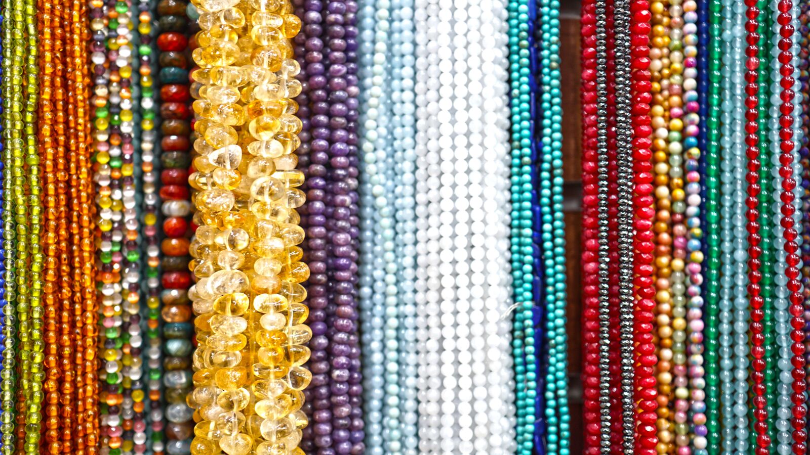 Sony Sonnar T* E 24mm F1.8 ZA sample photo. Jewelry, market, props photography