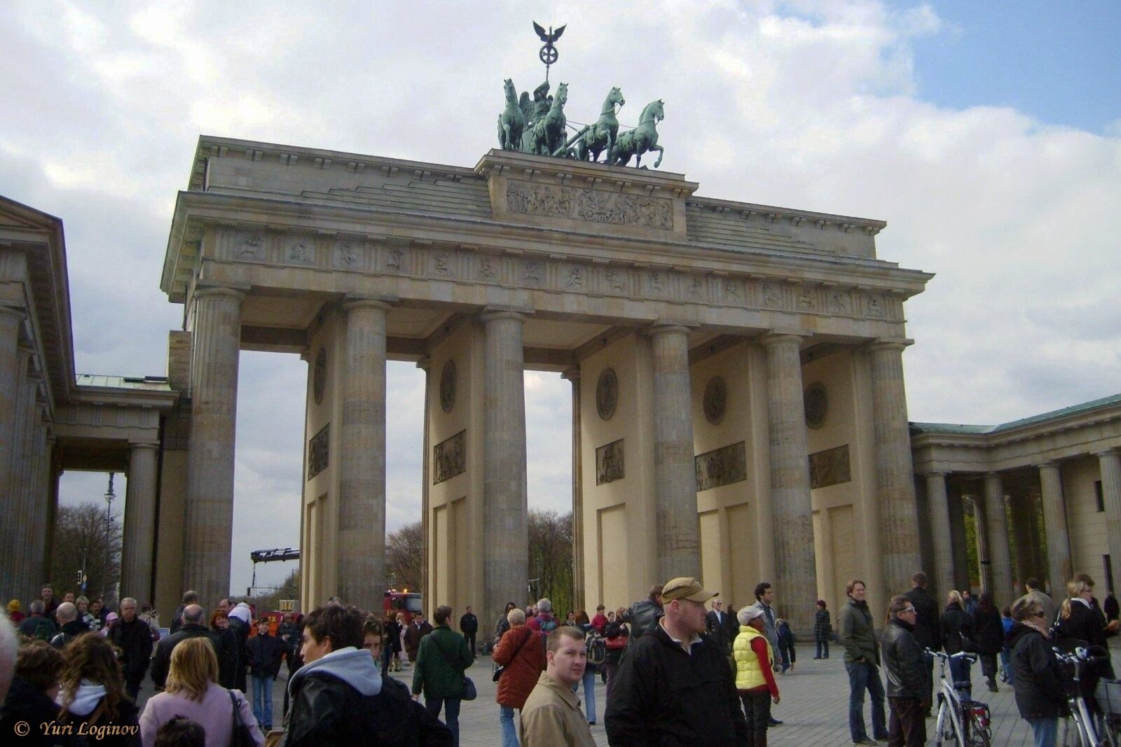 Samsung Digimax S700 / Kenox S700 / Digimax Cyber 730 sample photo. Berlin, brandenburg, gate, brandenburger photography