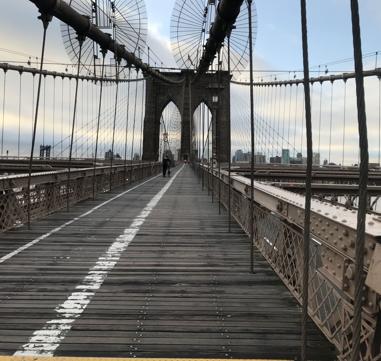 iPhone 7 back camera 3.99mm f/1.8 sample photo. Brooklyn bridge, walk, run photography