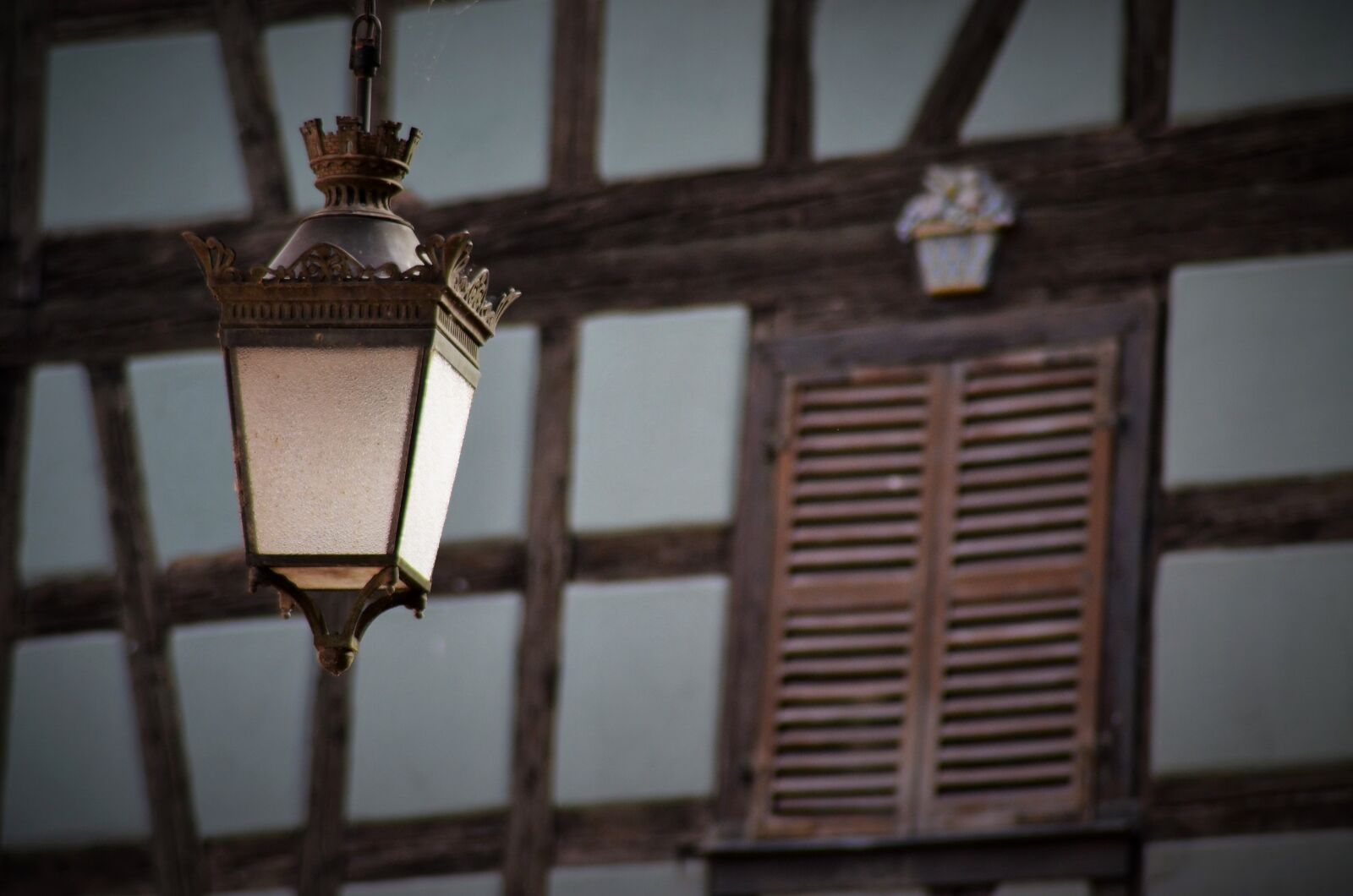 Nikon D5100 sample photo. Lantern, floor lamp, light photography