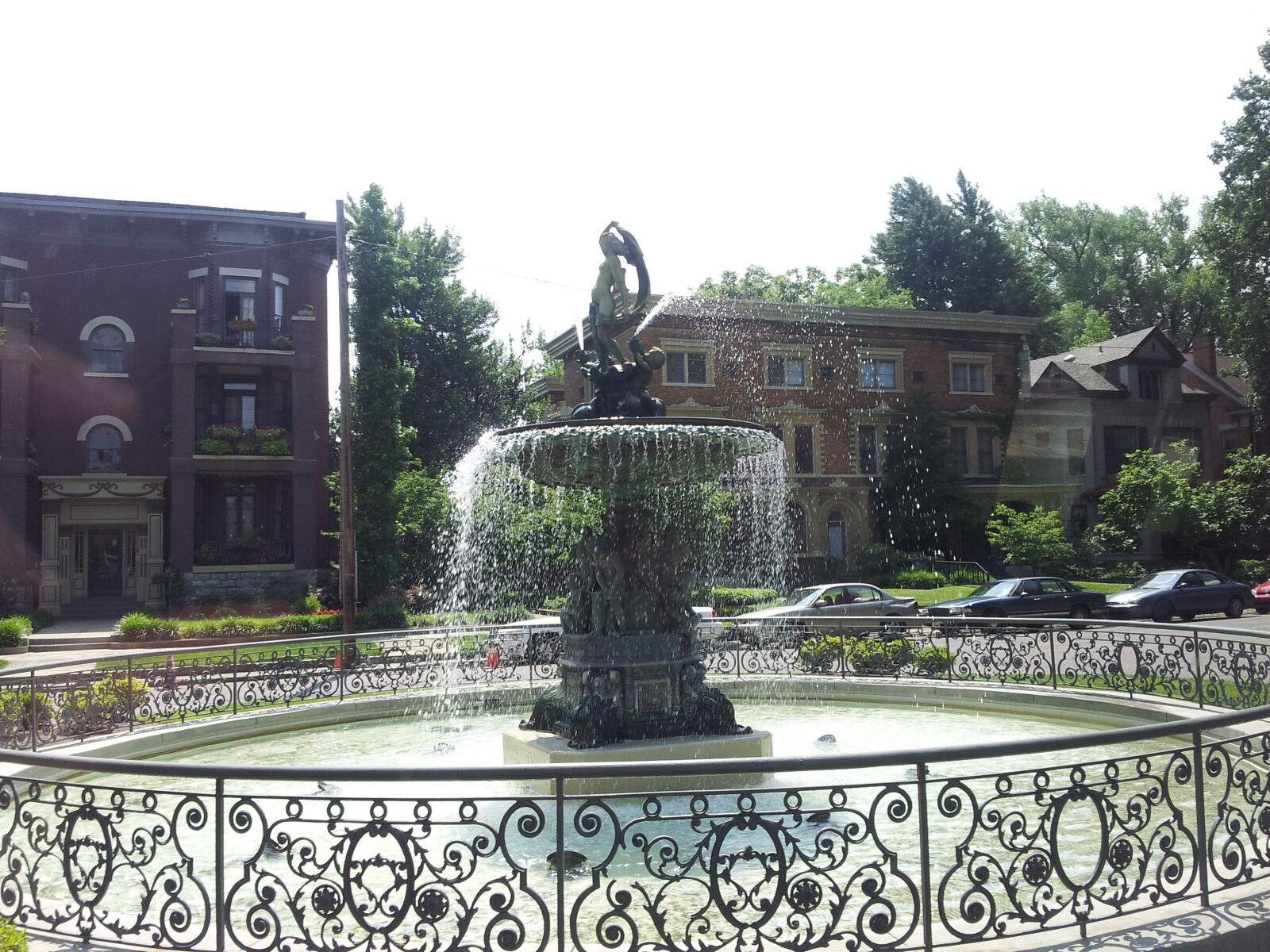 Samsung Galaxy S2 sample photo. Fountain photography
