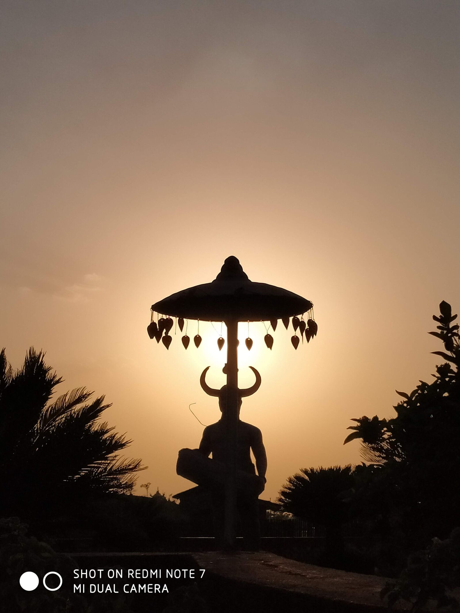 Xiaomi Redmi Note 7 sample photo. Sunset, statue, sculpture photography