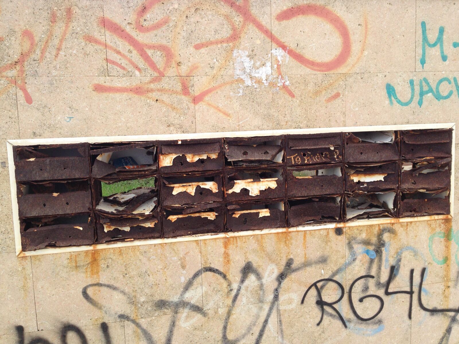 iPhone 5 back camera 4.12mm f/2.4 sample photo. Mailboxes, rusty, chipiona photography