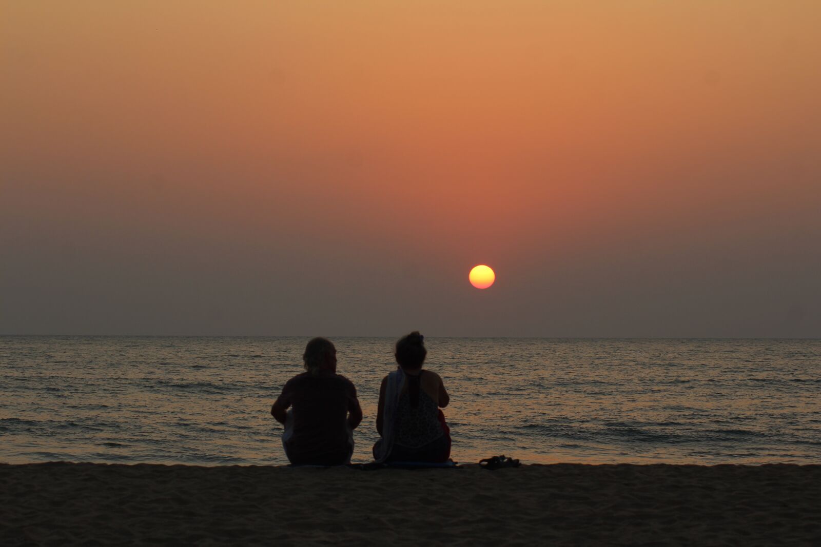 Canon EOS 1200D (EOS Rebel T5 / EOS Kiss X70 / EOS Hi) sample photo. Silhouette, old age, sunset photography