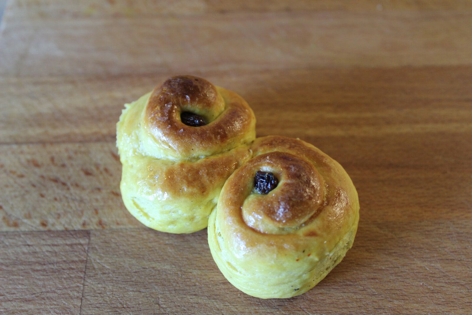 Canon EOS 600D (Rebel EOS T3i / EOS Kiss X5) sample photo. Saffron bun, saffransbulle, advent photography