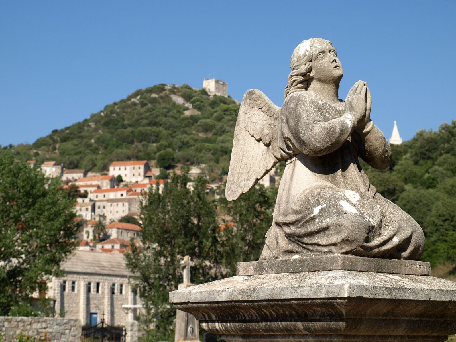 Olympus E-510 (EVOLT E-510) sample photo. Lastovo, church, angel photography