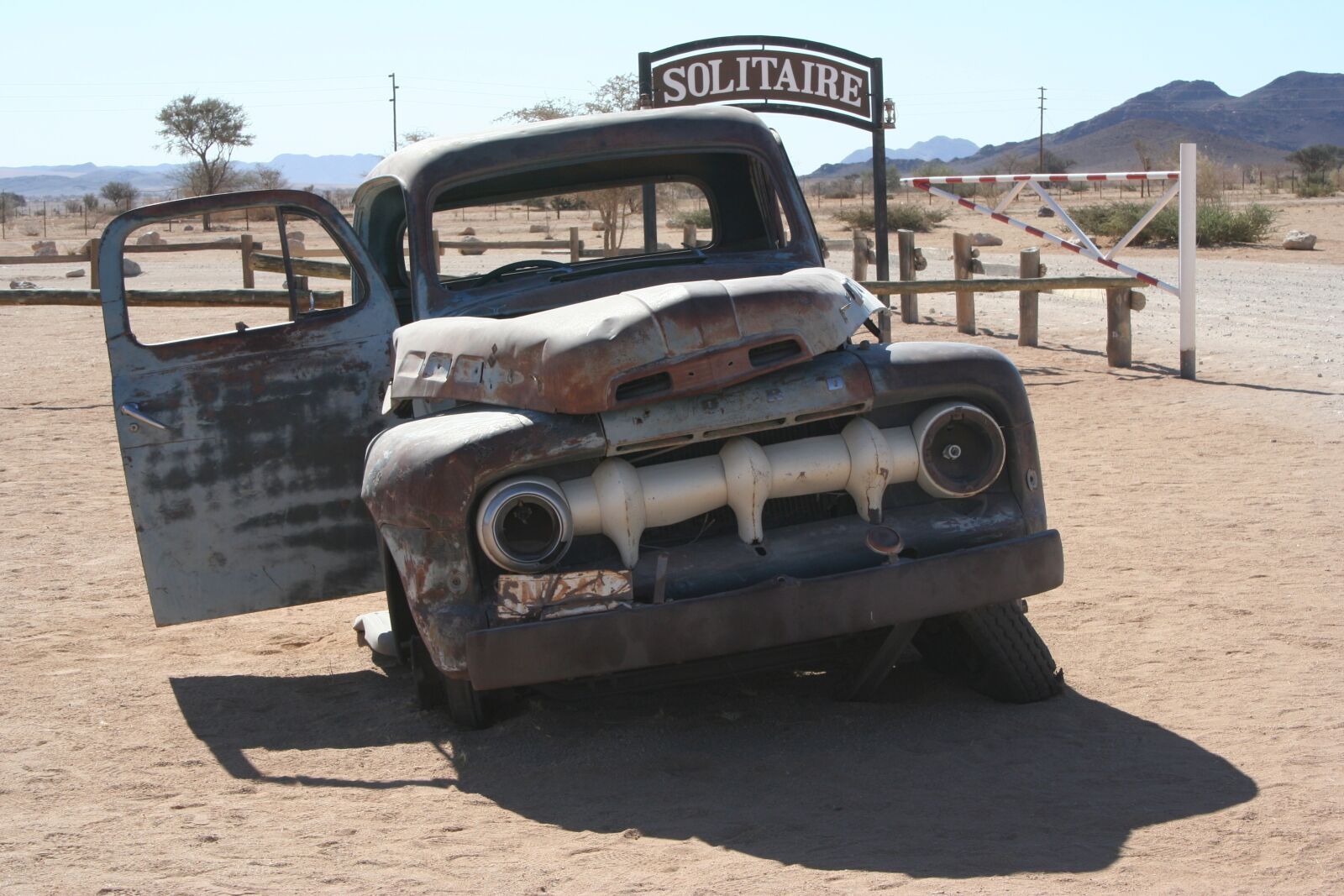 Canon EOS 350D (EOS Digital Rebel XT / EOS Kiss Digital N) sample photo. Solitaire, namibia, a photography