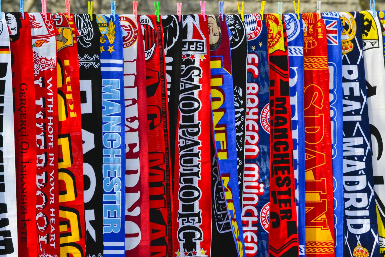 Nikon D3100 sample photo. Football, scarves, scarf photography
