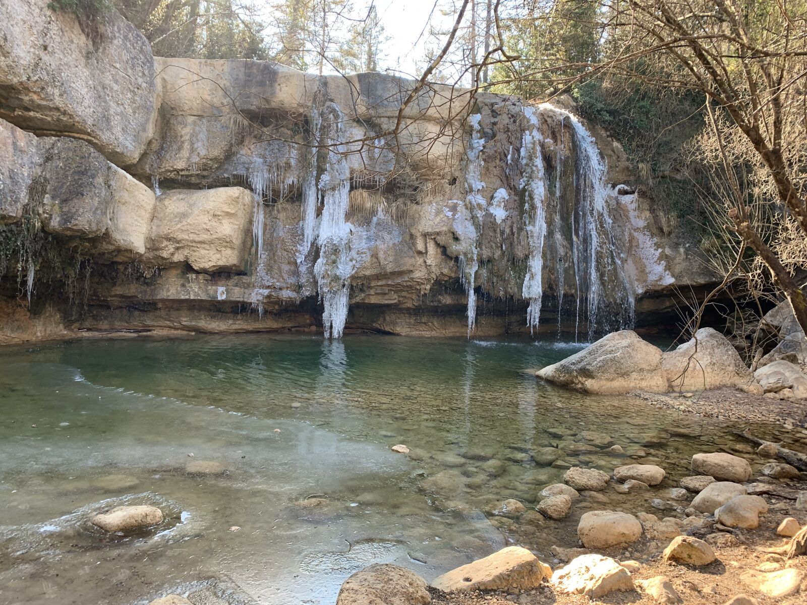 iPhone XS Max back dual camera 4.25mm f/1.8 sample photo. River, pond, nature photography