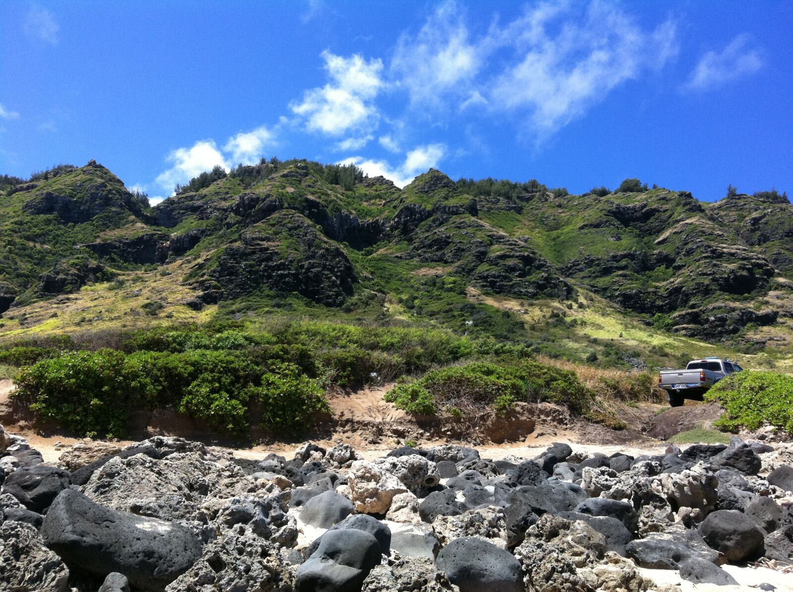 Apple iPhone 4 sample photo. Hills, hawaii, mountain photography