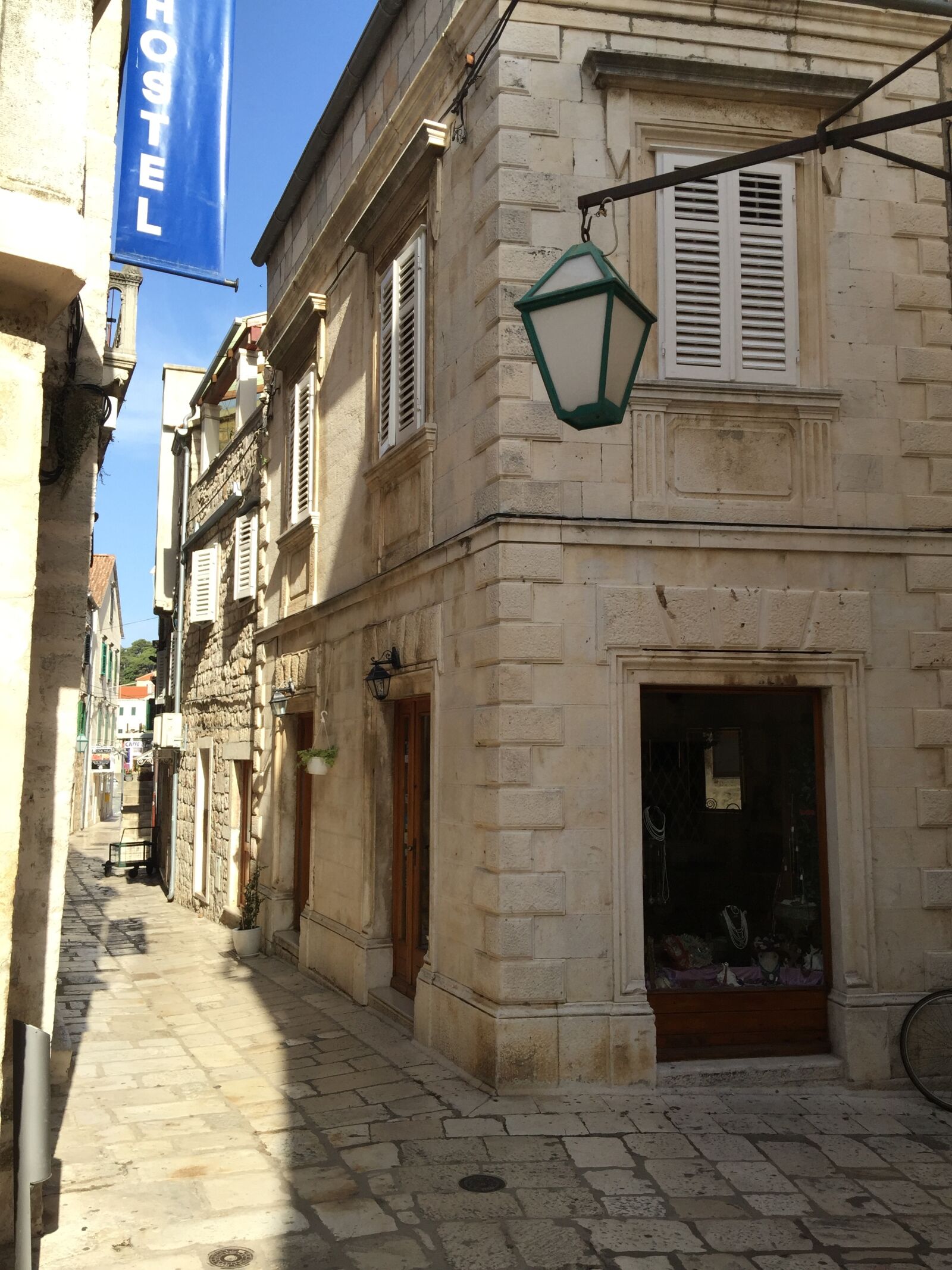 iPhone 6 Plus back camera 4.15mm f/2.2 sample photo. Downtown, hvar, old, house photography