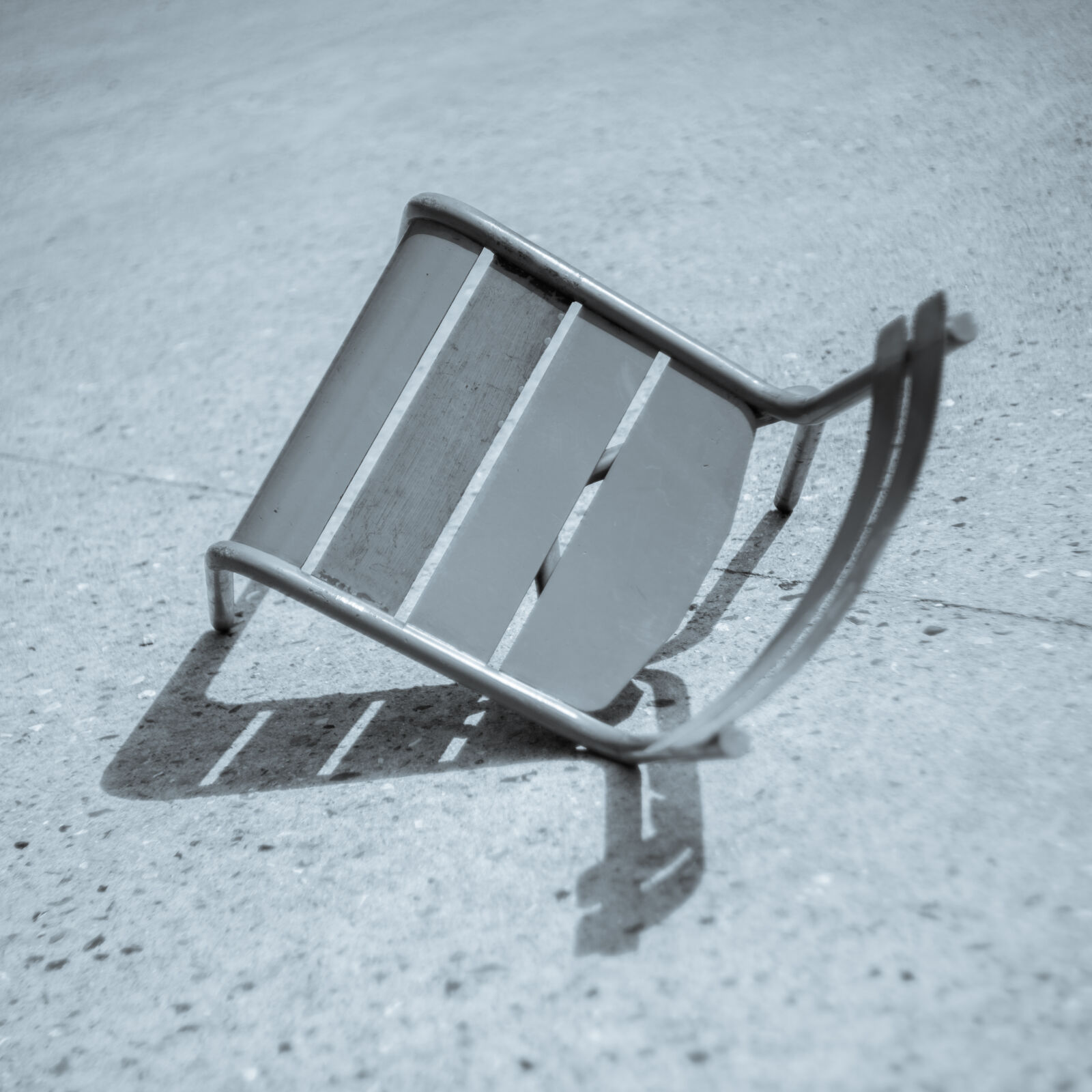 Nikon D810 sample photo. Broken, chair, chair, monochrome photography
