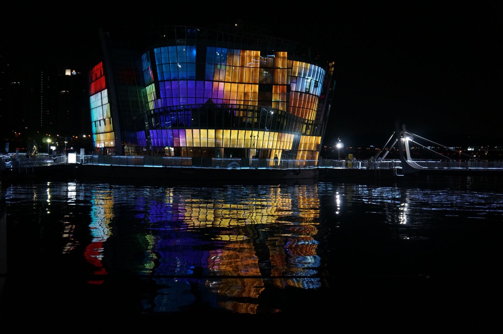 Sony Alpha NEX-5R + Sony E 18-55mm F3.5-5.6 OSS sample photo. Sebit floating island, han photography