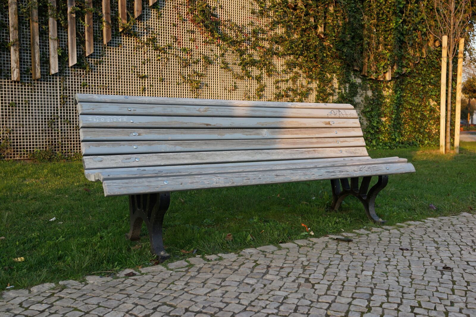 Sony Cyber-shot DSC-RX1 sample photo. Wooden bench, bank, garden photography