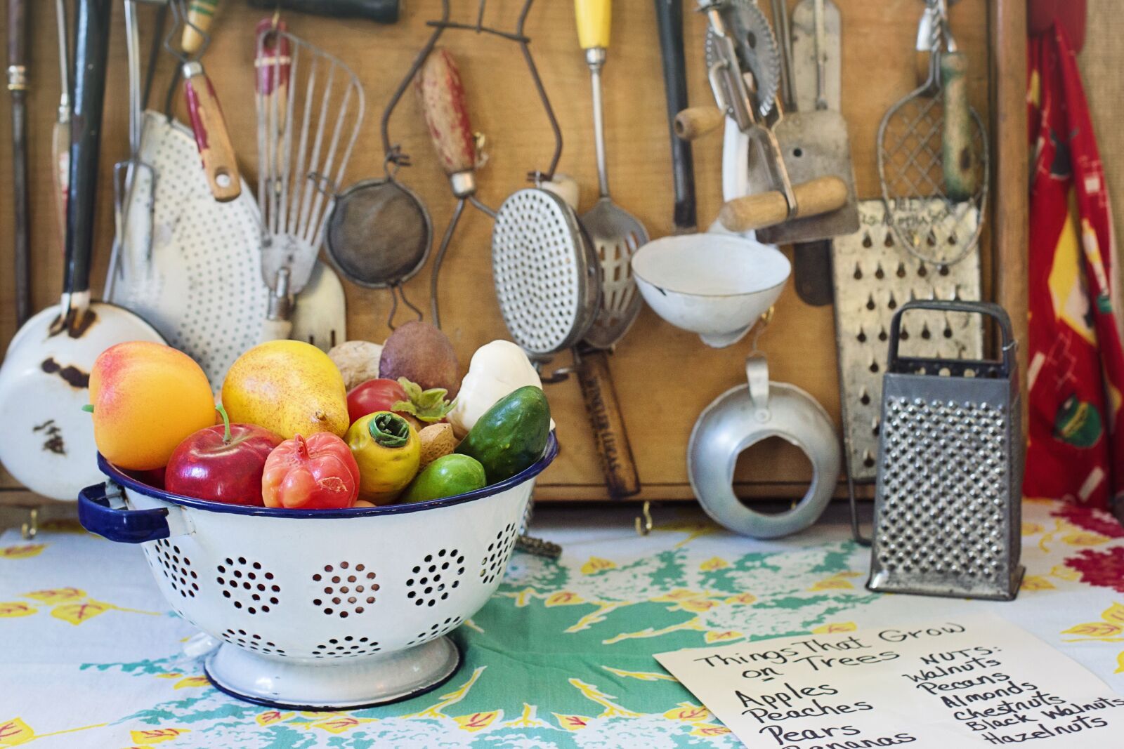 Canon EF 50mm F1.4 USM sample photo. Retro, vintage, kitchen photography