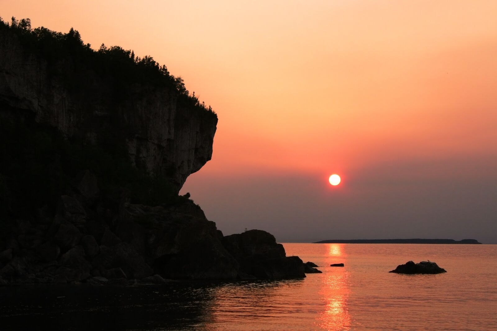 Canon EOS 20D sample photo. Coast, cliff, rocks photography