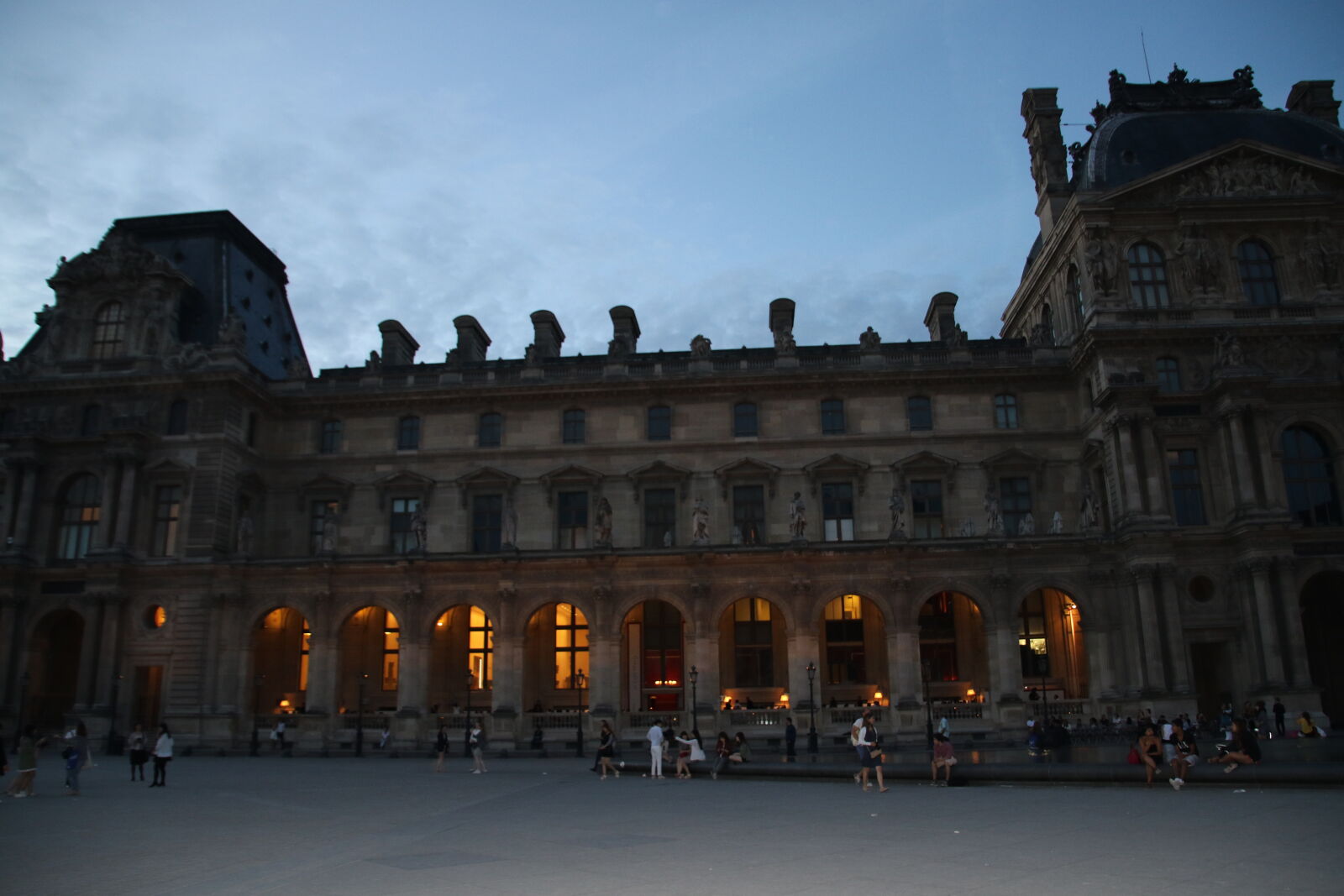 Canon EOS 7D Mark II sample photo. Architecture, building, city, evening photography