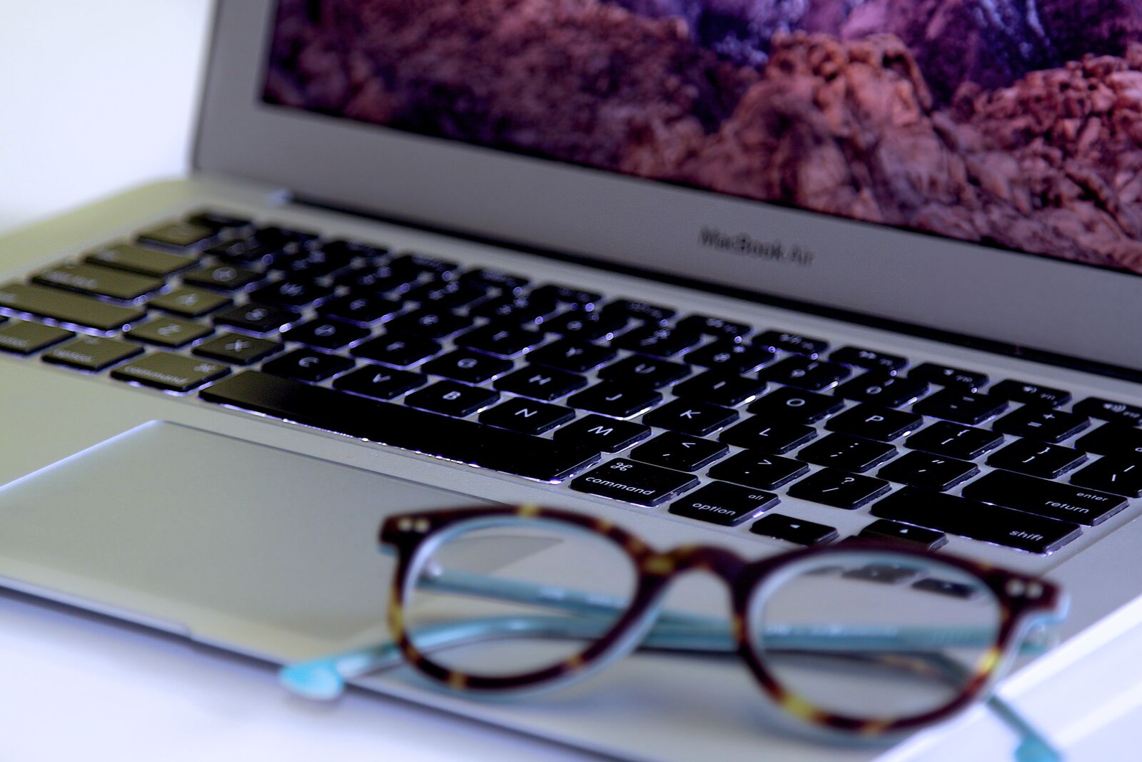 Canon EOS 50D sample photo. Apple, apple inc, macbook photography
