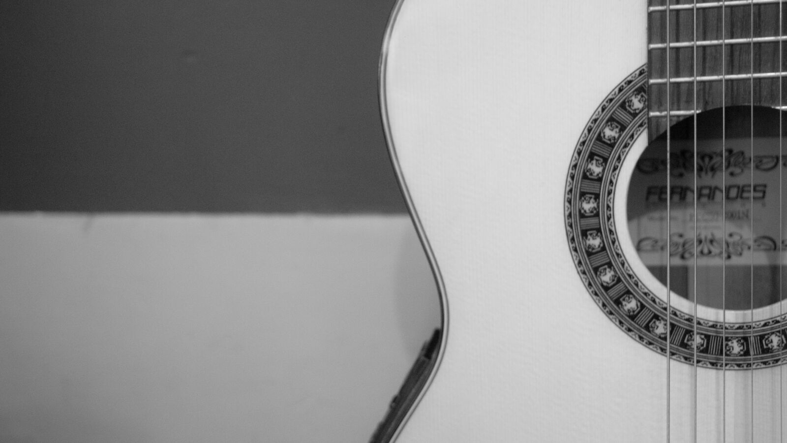 Canon EOS 70D sample photo. Guitar, pin, music photography