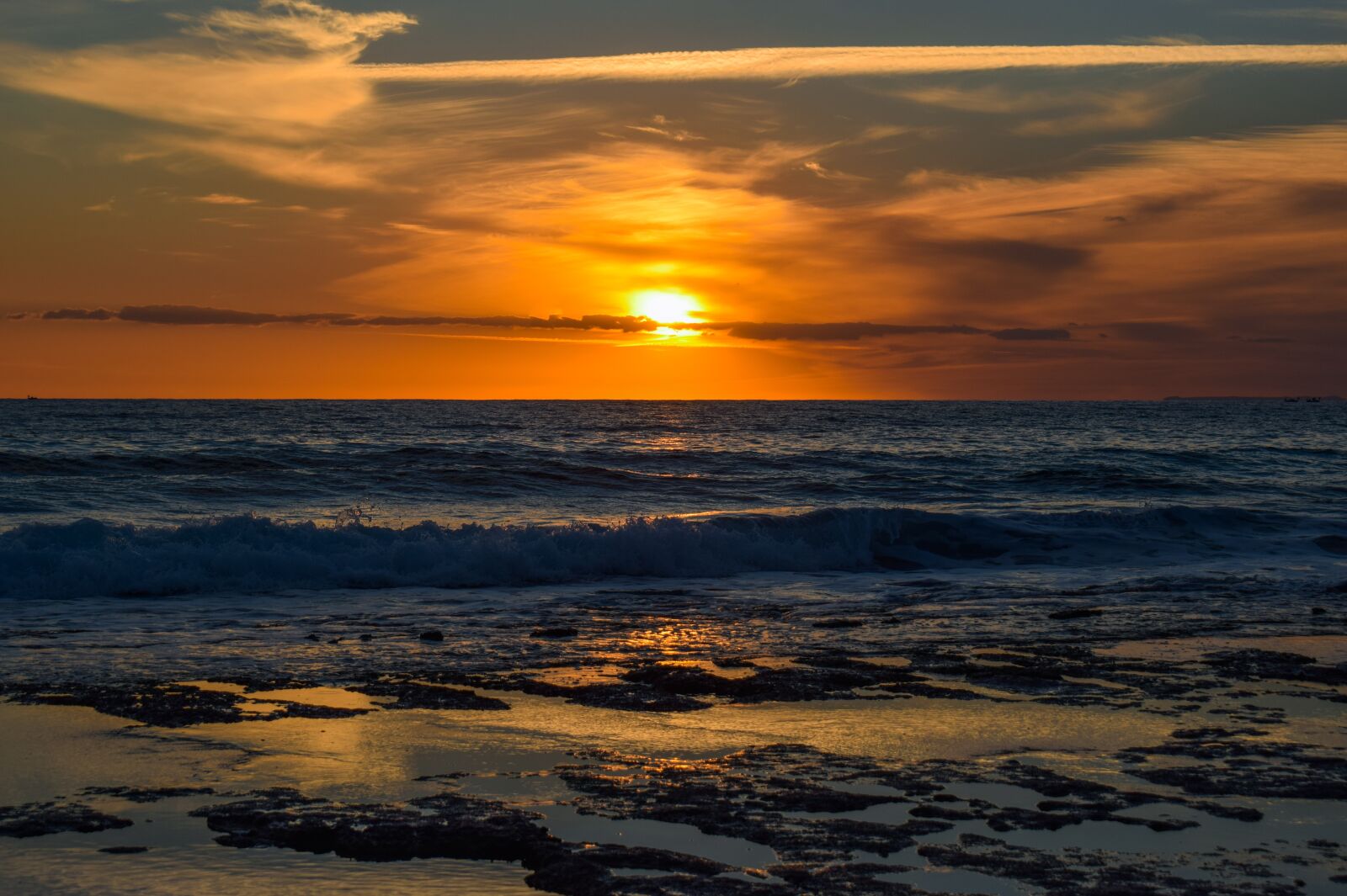 Nikon D3300 sample photo. Sunset, waves, nature photography