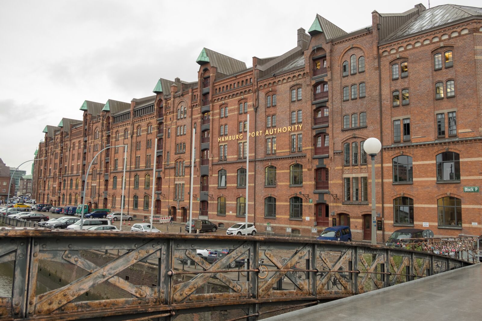 Fujifilm X-T2 sample photo. Hamburg, speicherstadt, architecture photography