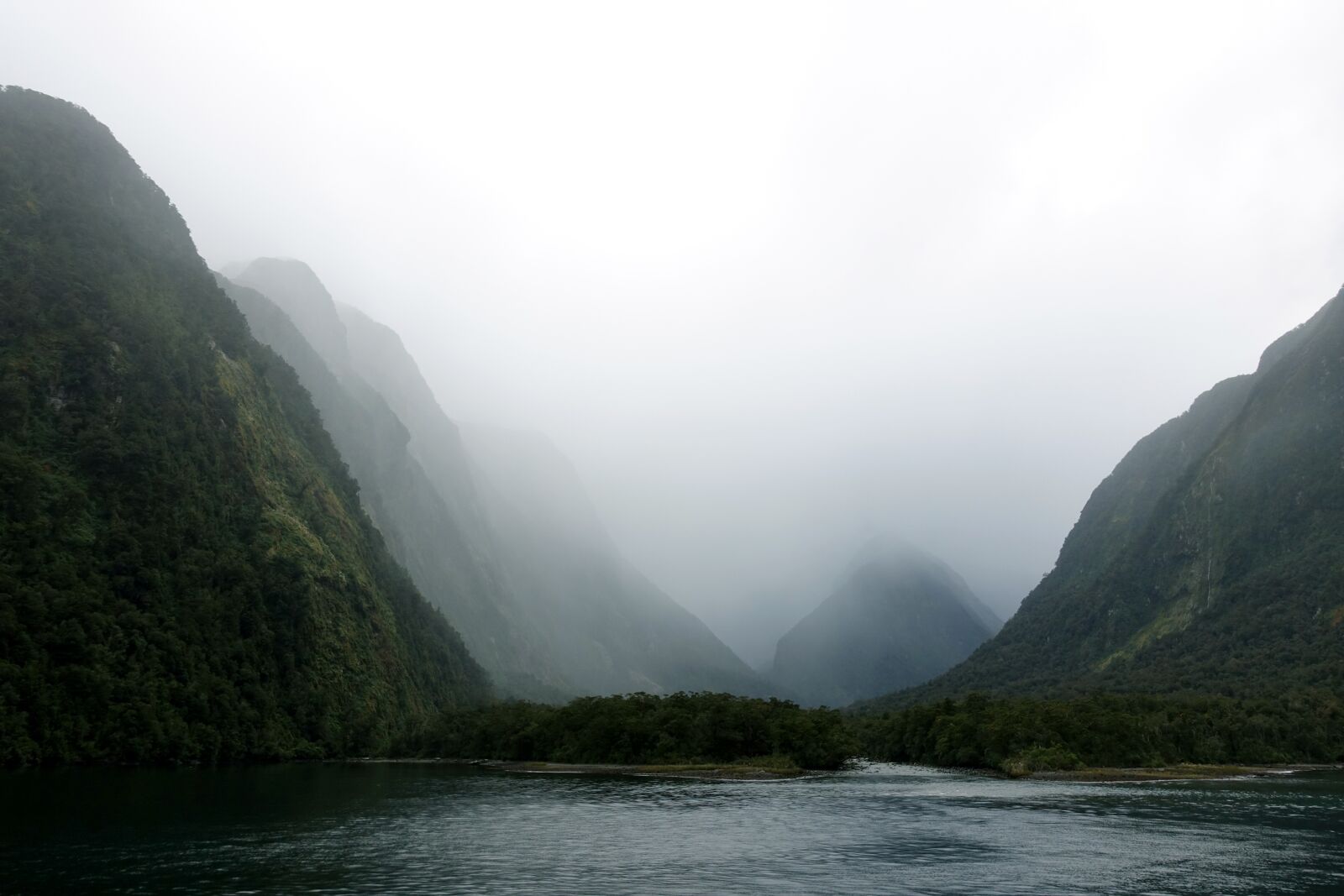 Sony Cyber-shot DSC-RX100 IV sample photo. New zealand, mountain, river photography