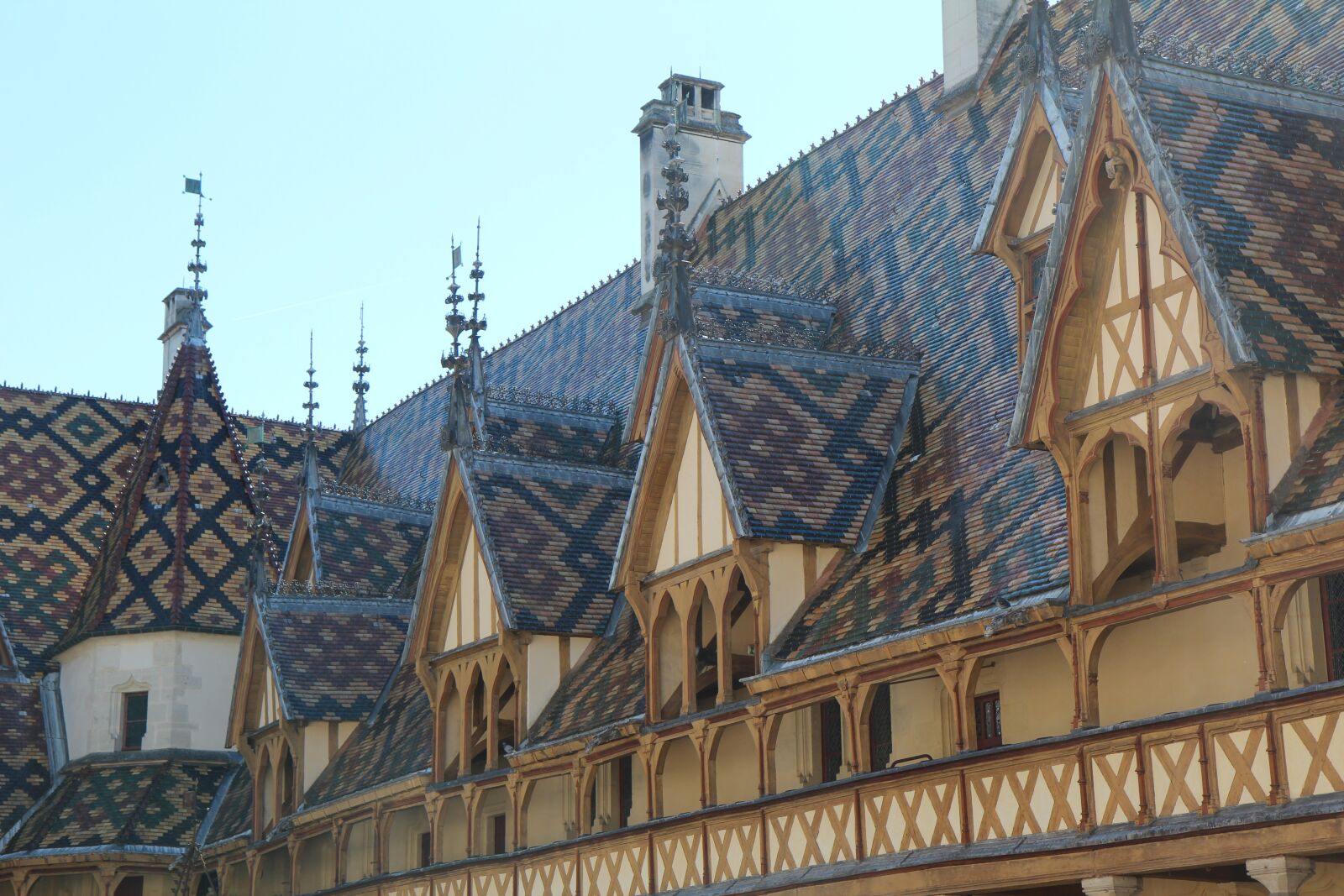 Canon EOS 600D (Rebel EOS T3i / EOS Kiss X5) sample photo. Beaune, hospice de beaune photography