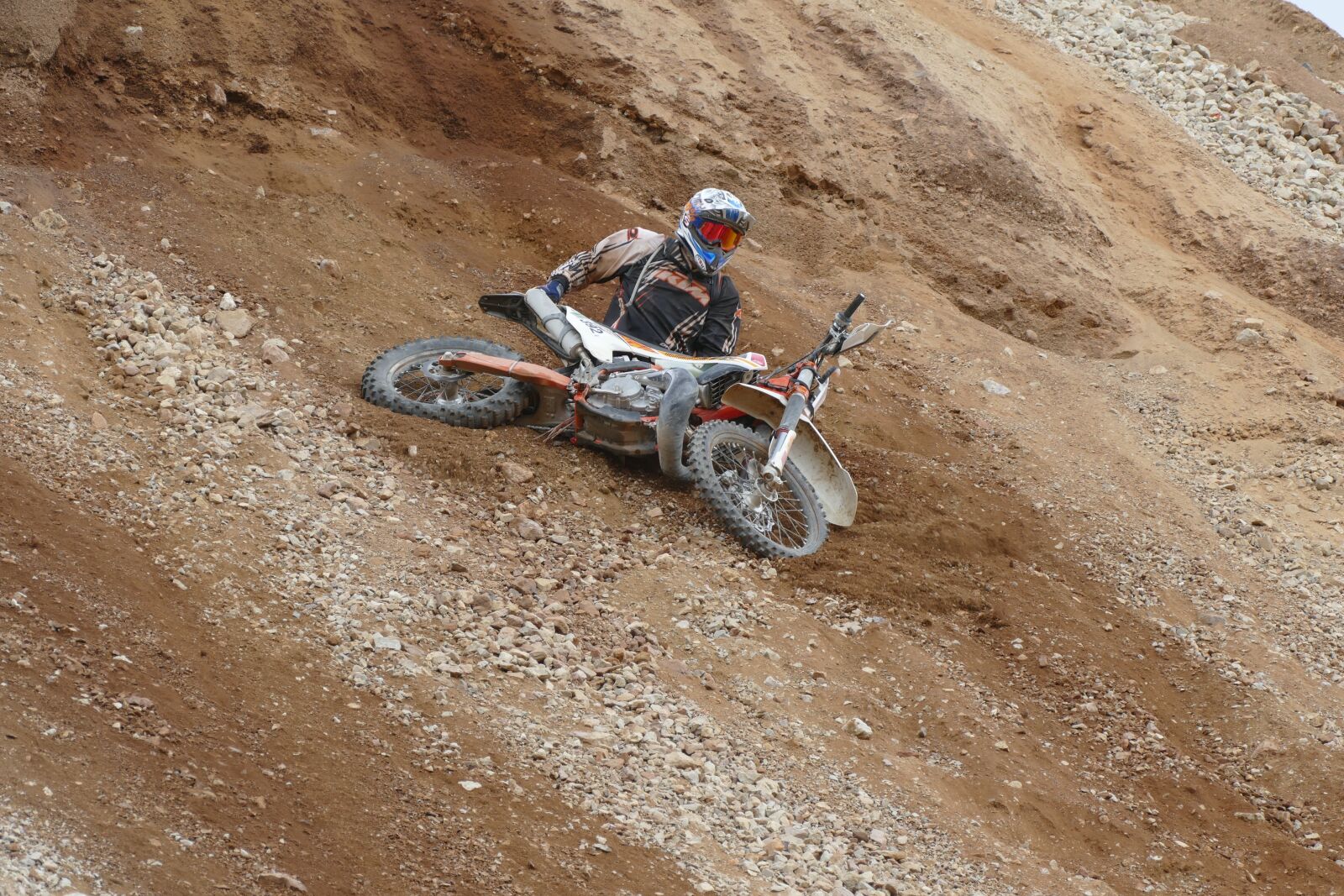 Panasonic Lumix DMC-FZ1000 sample photo. Enduro, ore mountain, sport photography