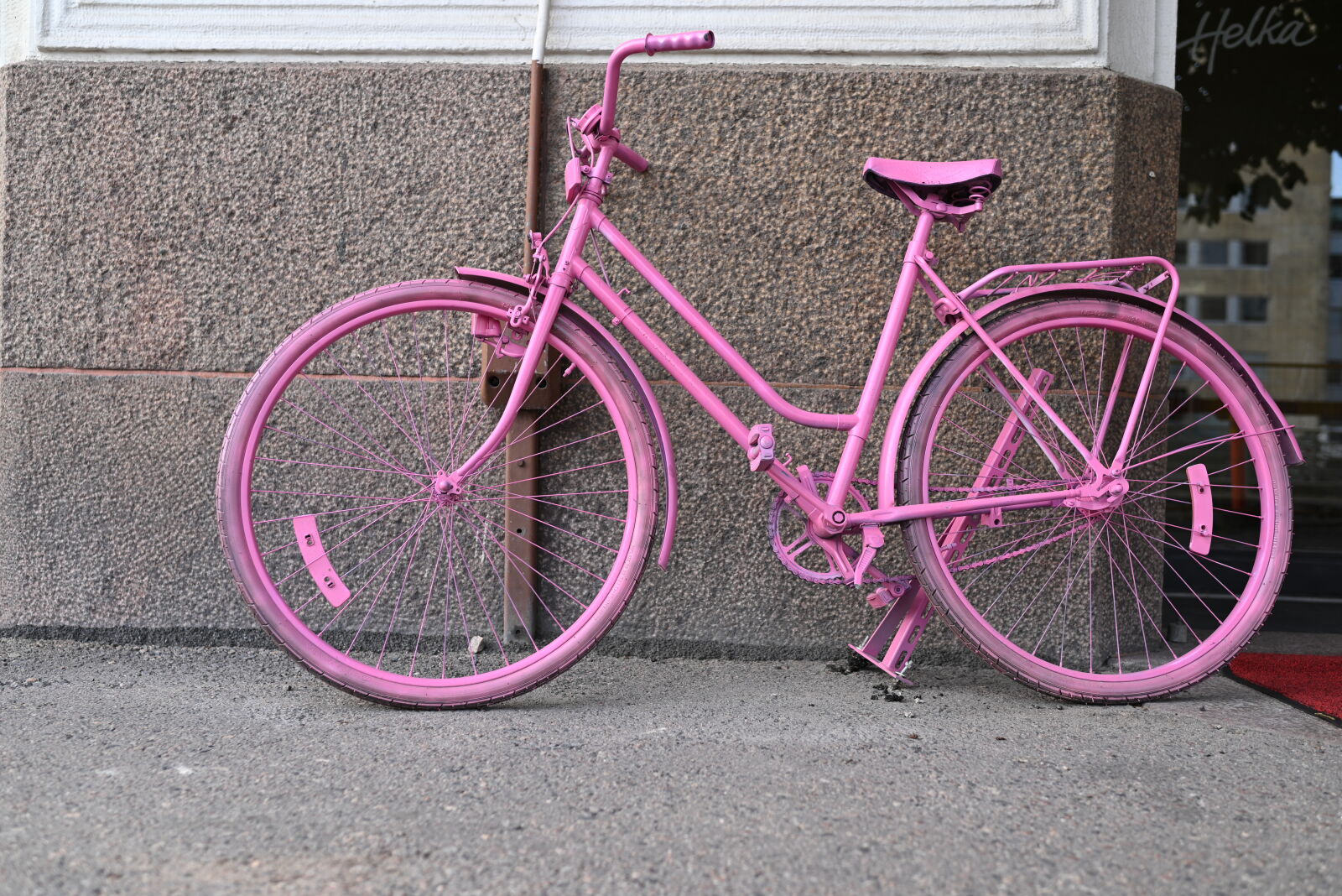 Nikon Z5 sample photo. Pink bicycle photography