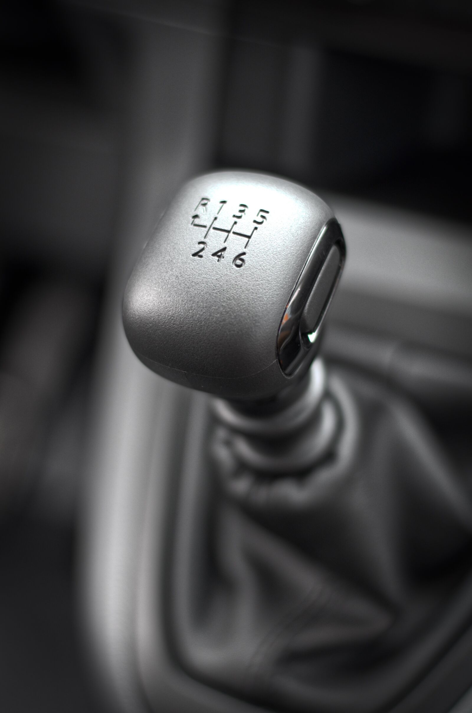 Nikon D5100 sample photo. The gear lever, auto photography