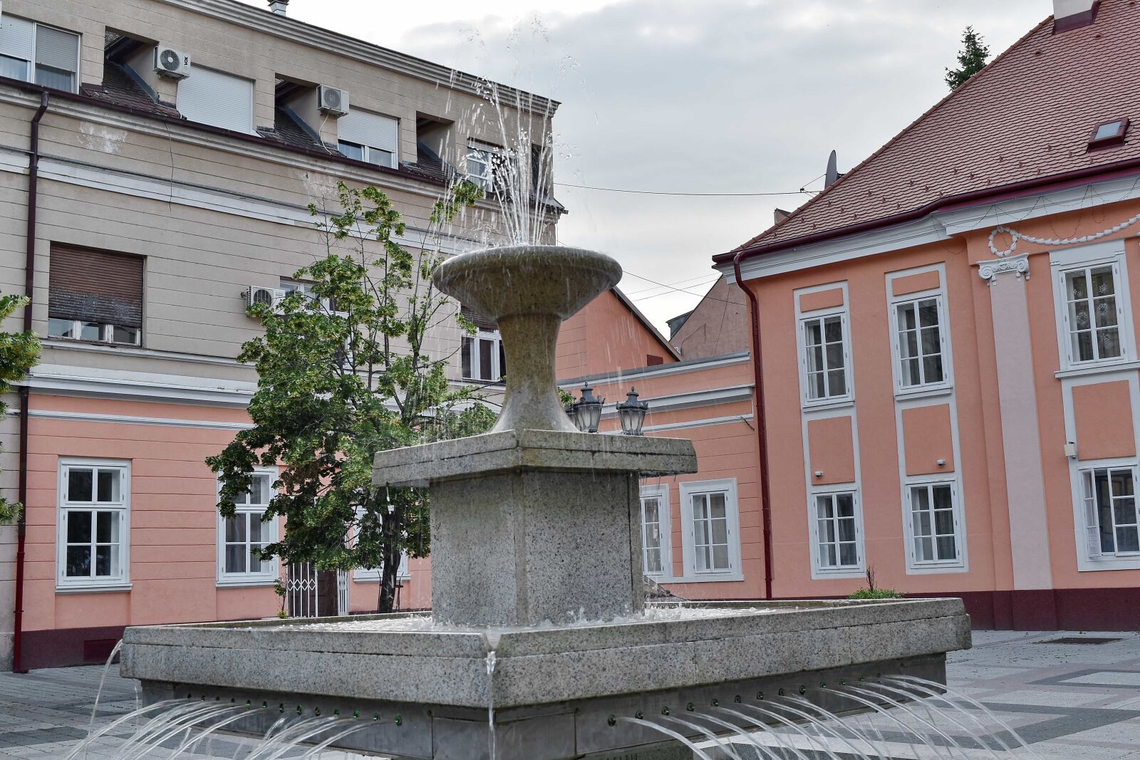 Nikon D5500 sample photo. Downtown, facade, fountain, urban photography