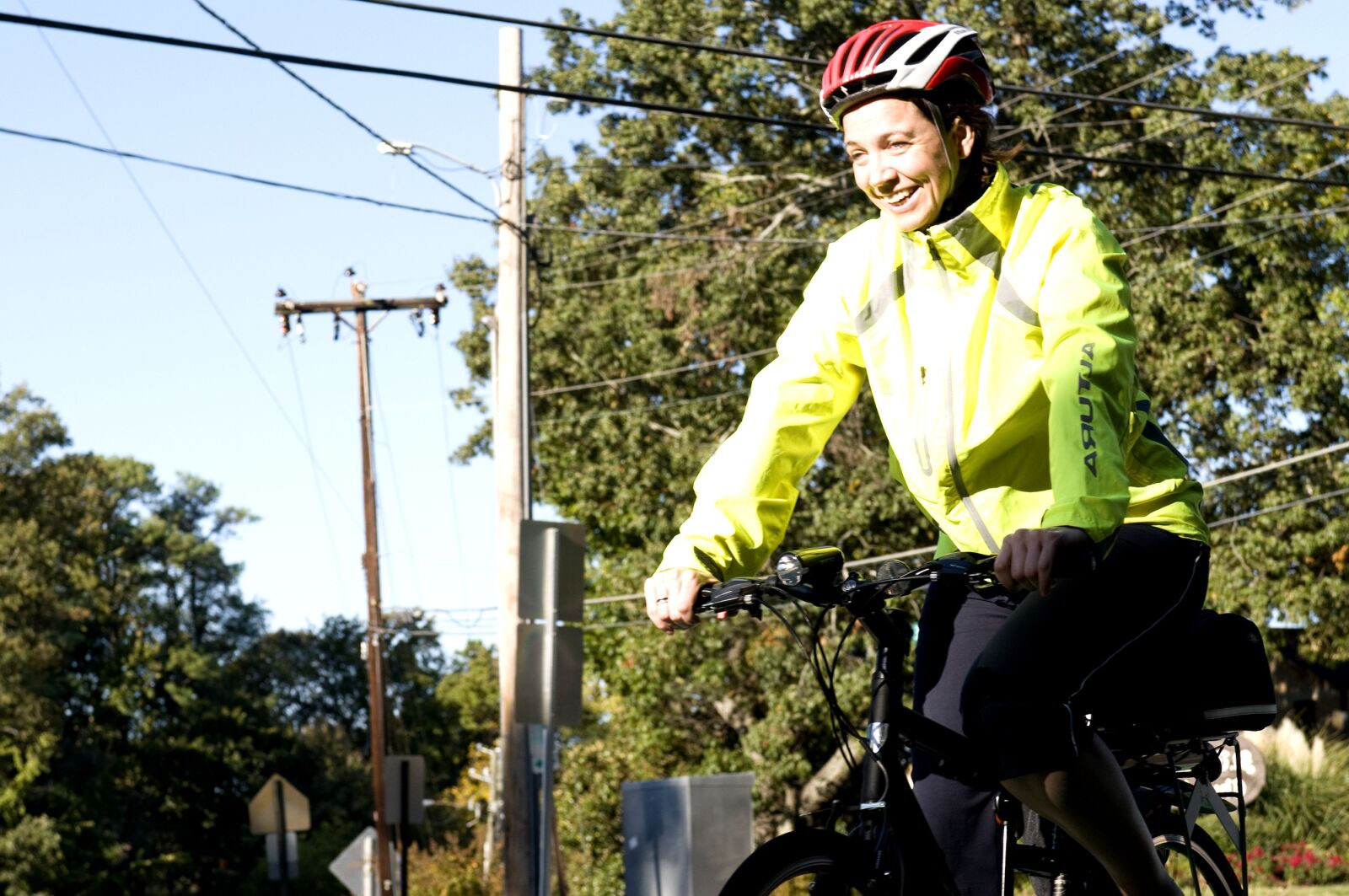Nikon D300 sample photo. Smile, female, bicyclist photography
