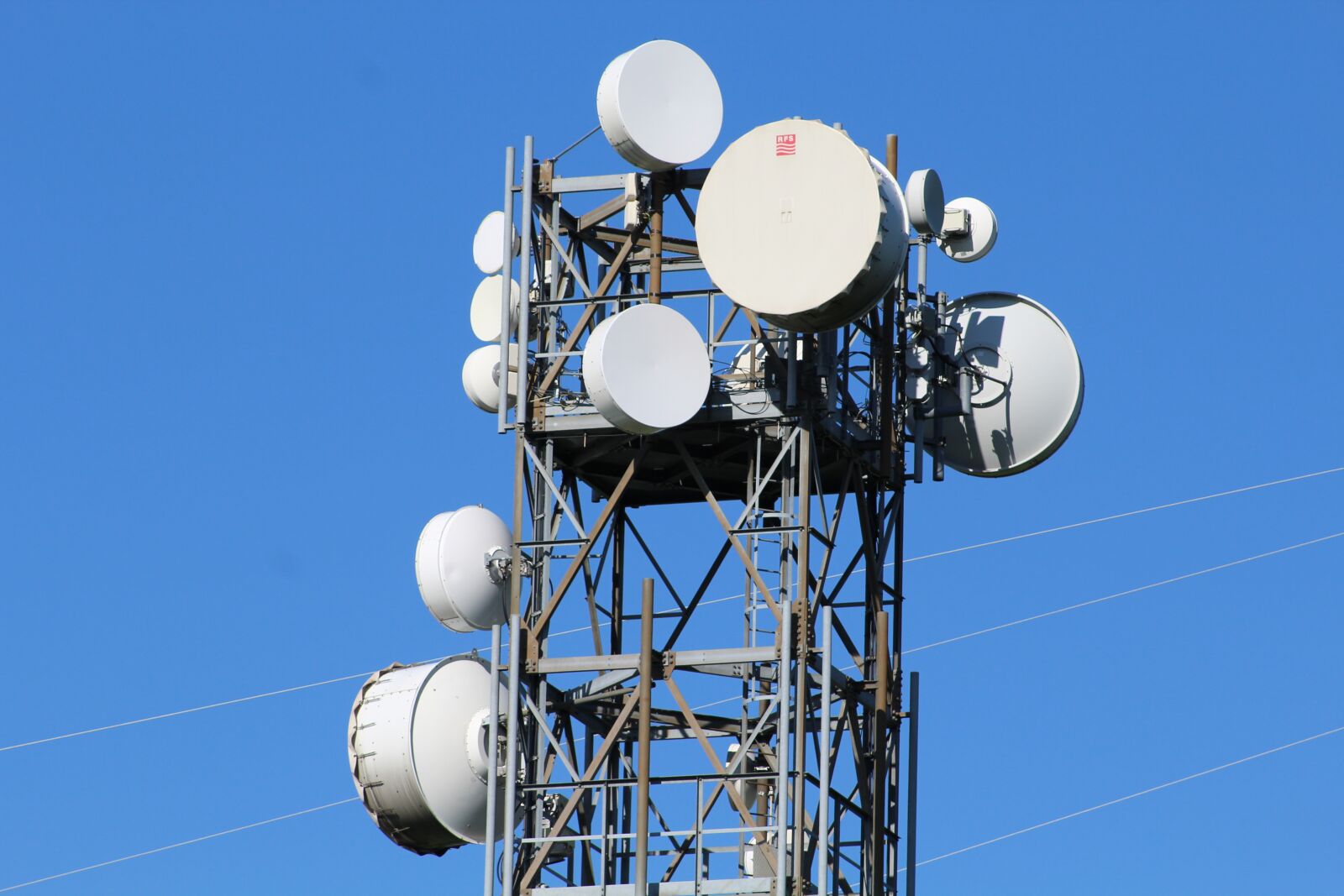 Canon EF75-300mm f/4-5.6 sample photo. Repeater, telecommunications, radio waves photography