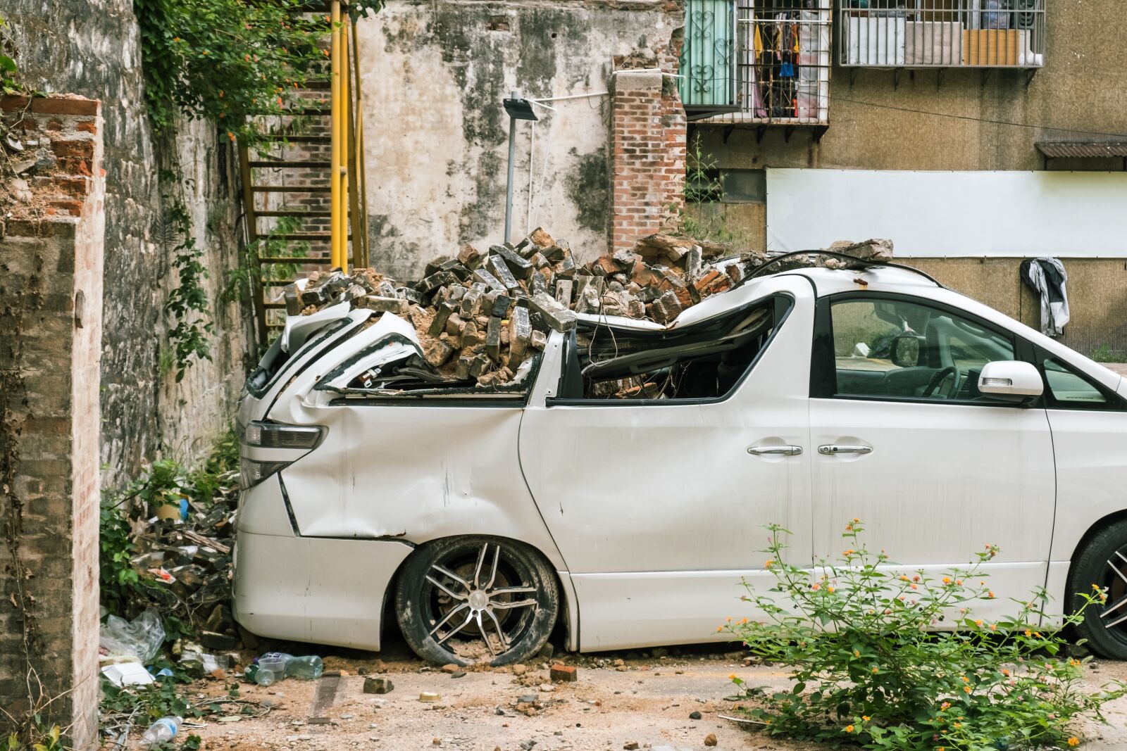 Fujifilm X-T2 sample photo. Car, crash, accident photography