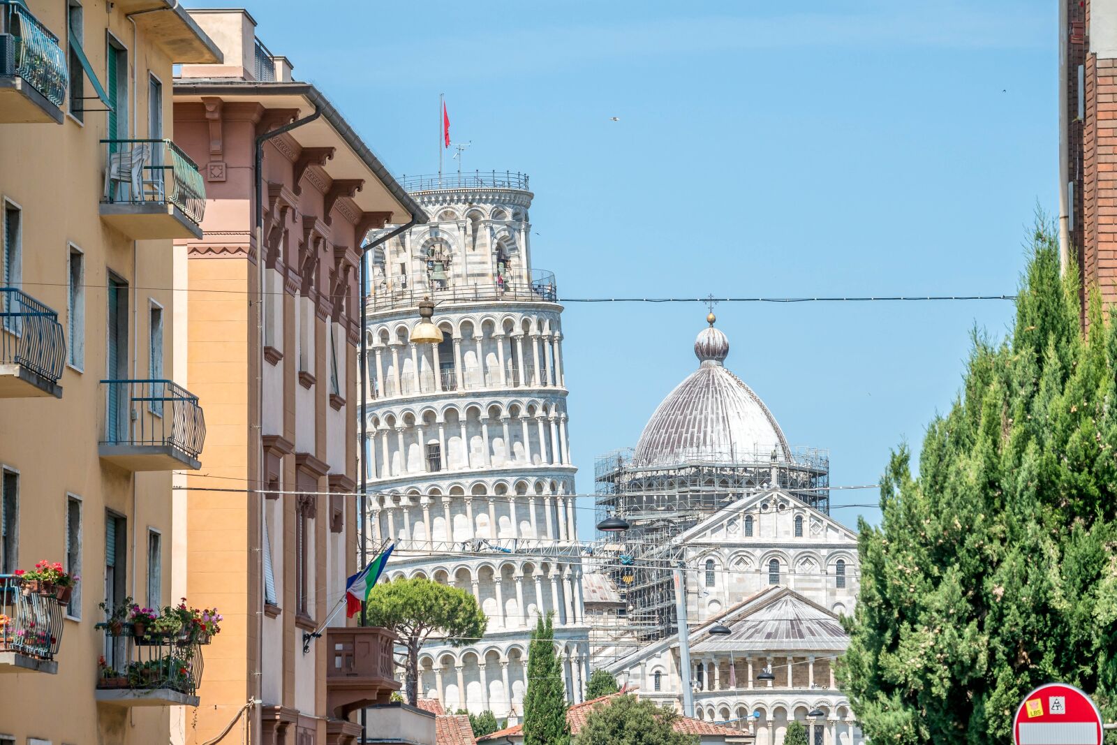 Nikon 1 Nikkor VR 30-110mm F3.8-5.6 sample photo. Pisa, historically, tower photography