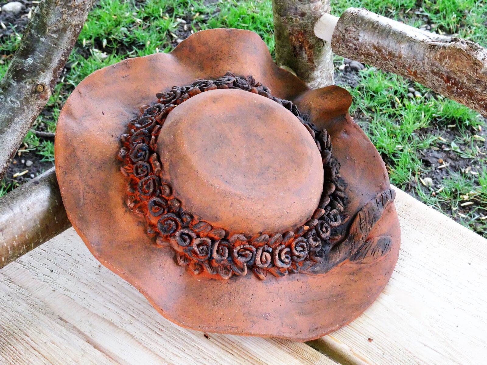 Sony Cyber-shot DSC-HX50V sample photo. Hat, art, sculpture photography