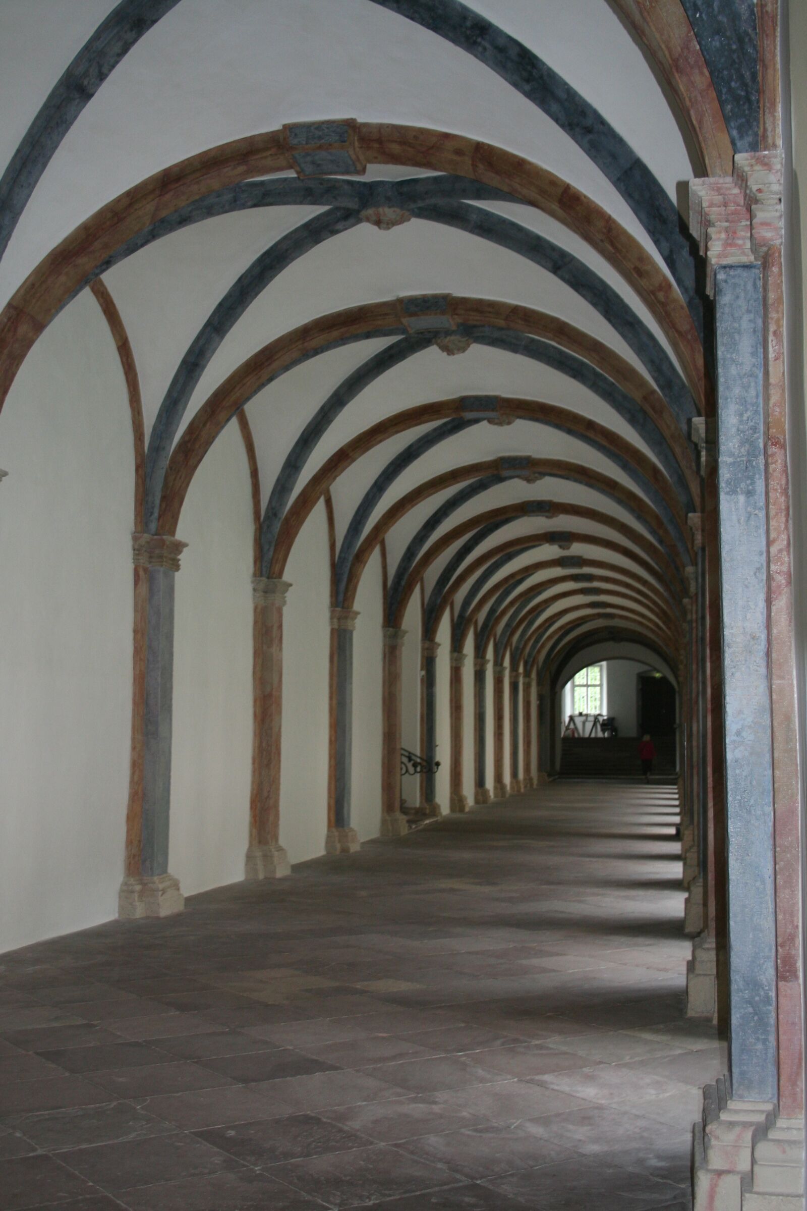 Canon EOS 350D (EOS Digital Rebel XT / EOS Kiss Digital N) sample photo. Monastery, cloister, architecture photography