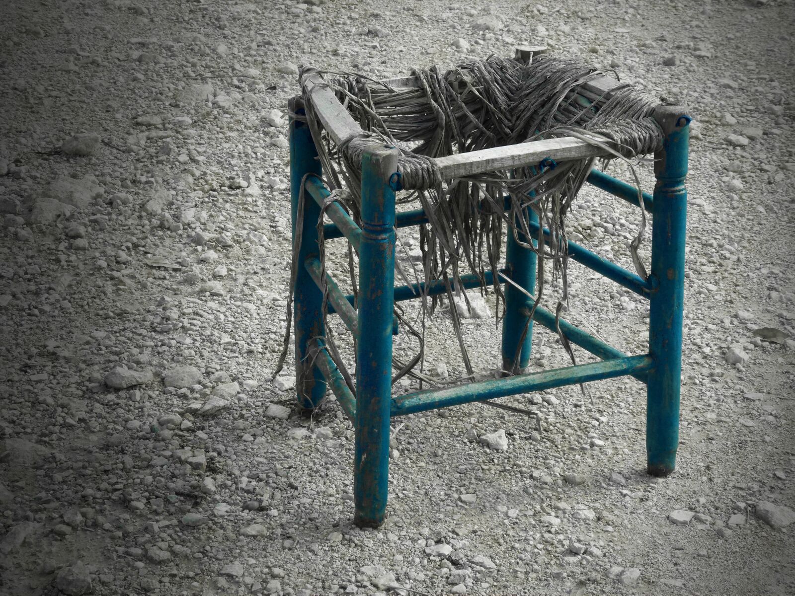 Panasonic DMC-FZ62 sample photo. Stool, tousled, old photography
