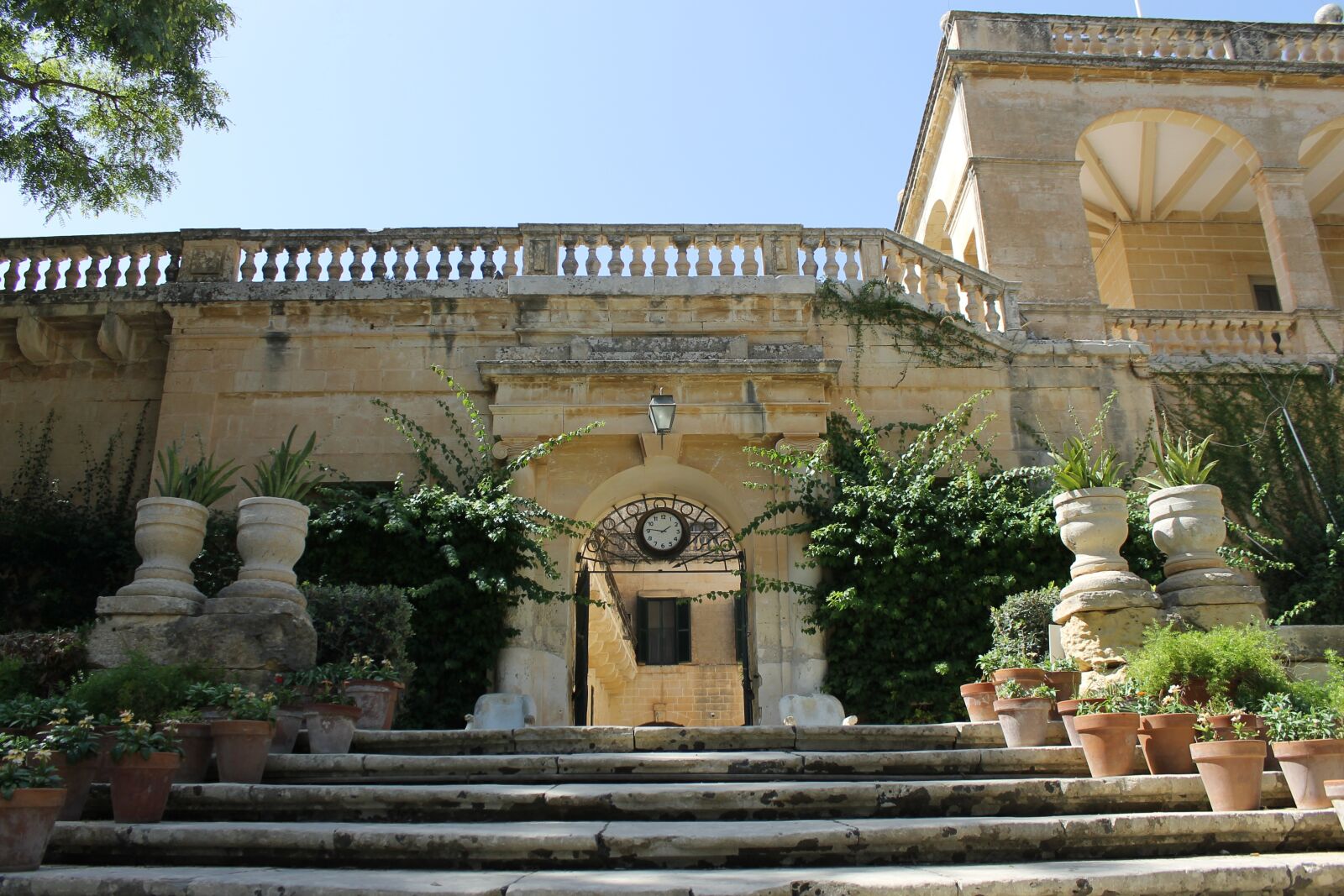 Canon EOS 1100D (EOS Rebel T3 / EOS Kiss X50) sample photo. Malta, red keep, building photography