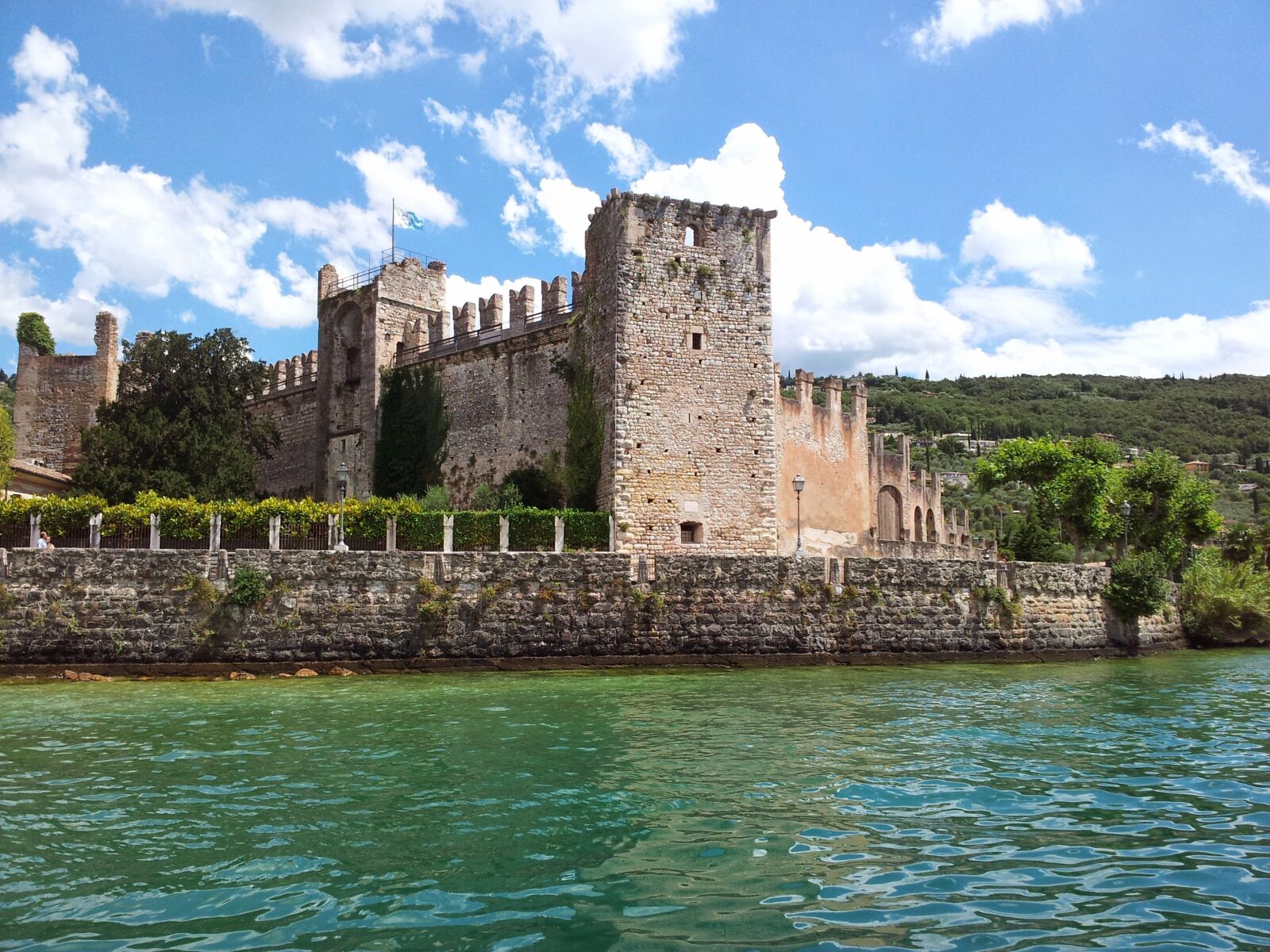 Samsung Galaxy S2 sample photo. Lake garda, italy, village photography