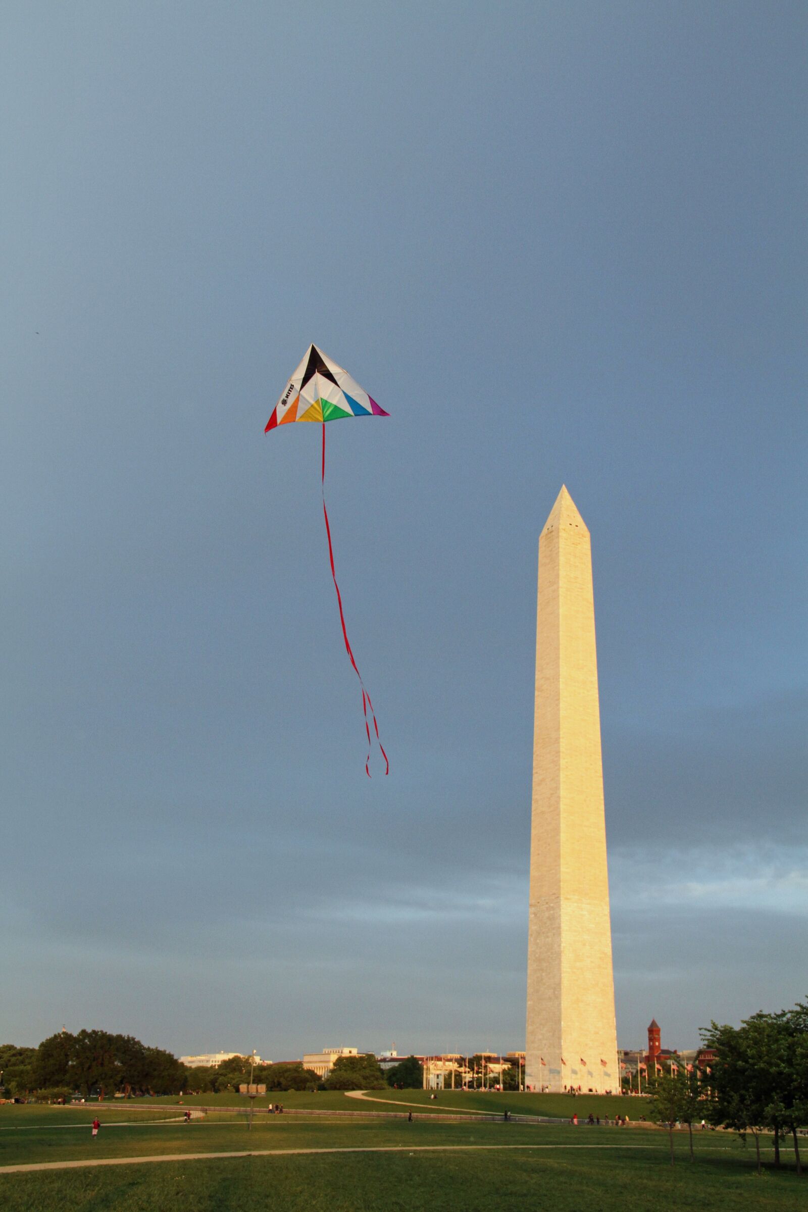 Canon EOS 7D sample photo. Memorial, kite, sunset photography