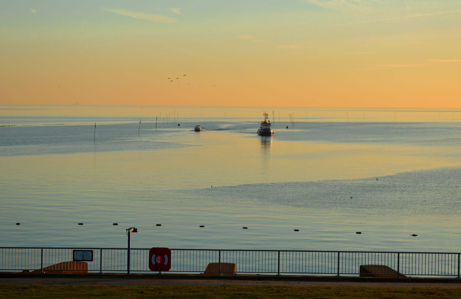 Nikon D3200 sample photo. Abendstimmung, north sea, boat photography