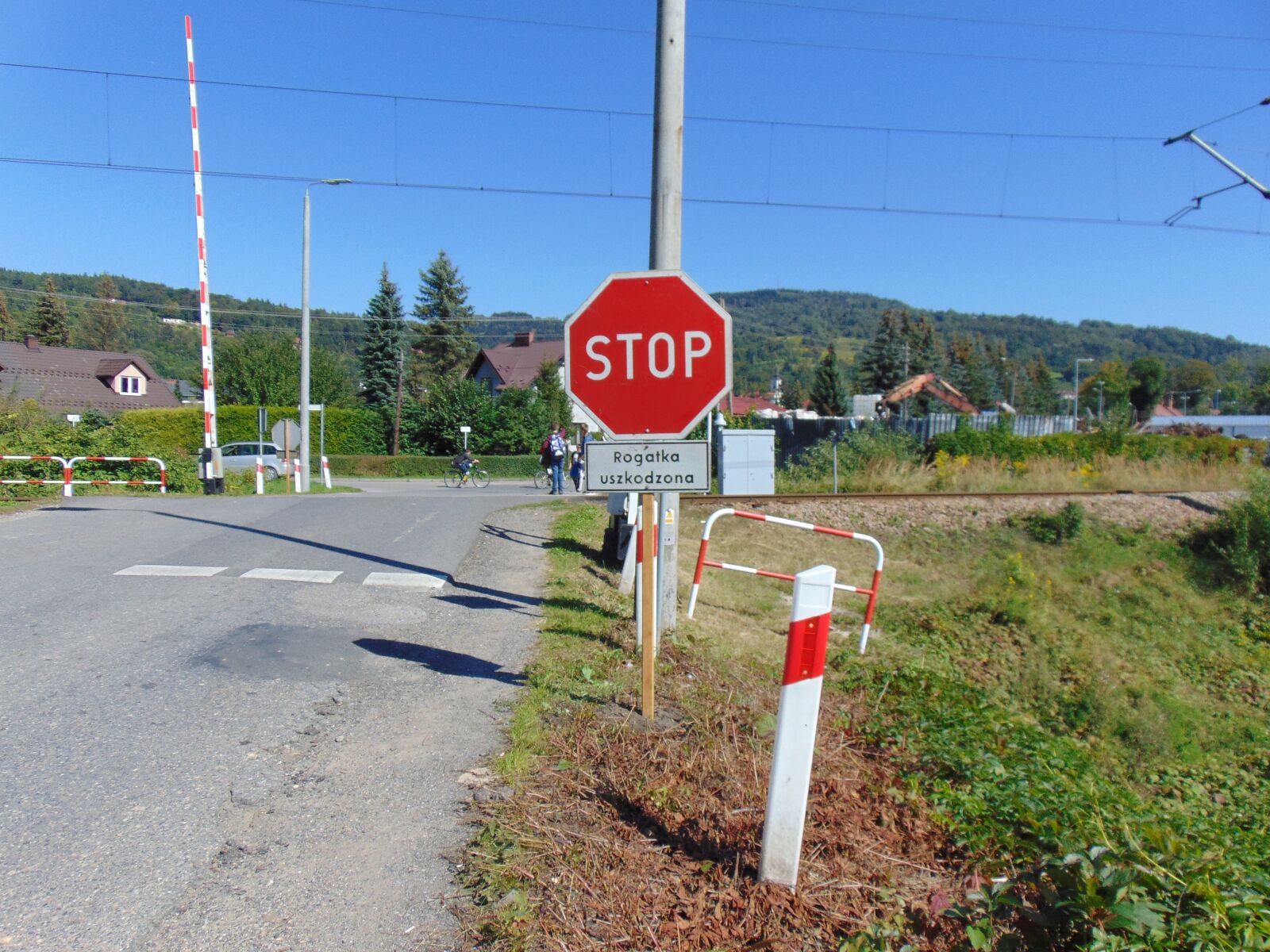 Sony Cyber-shot DSC-H300 sample photo. Stop, road sign, note photography
