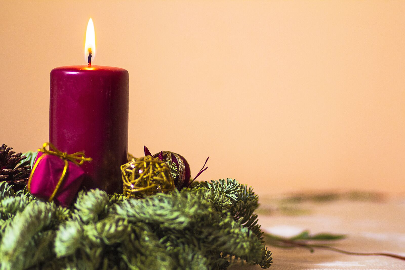 Canon EOS 60D + Tokina AT-X Pro 100mm F2.8 Macro sample photo. Holidays, candle, decoration photography