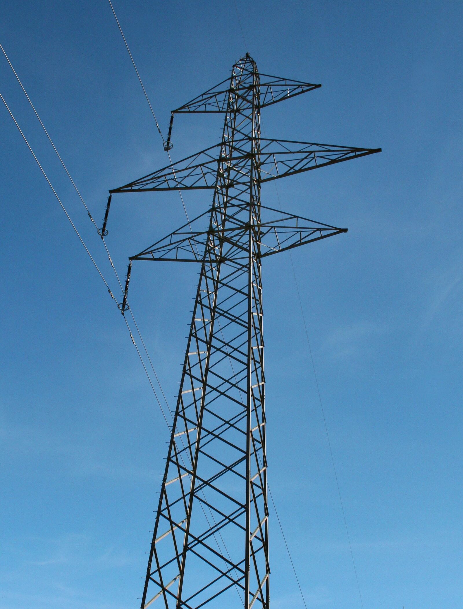 Canon EOS 350D (EOS Digital Rebel XT / EOS Kiss Digital N) sample photo. Strommast, valais, sky photography