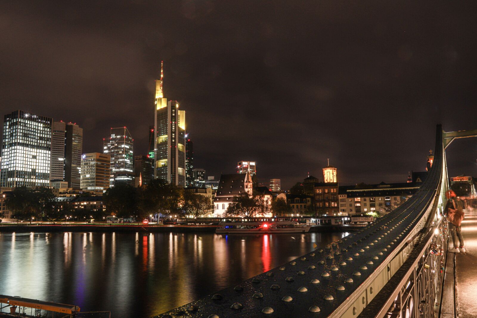 Canon EOS 77D (EOS 9000D / EOS 770D) sample photo. Bridge, building, frankfurt photography